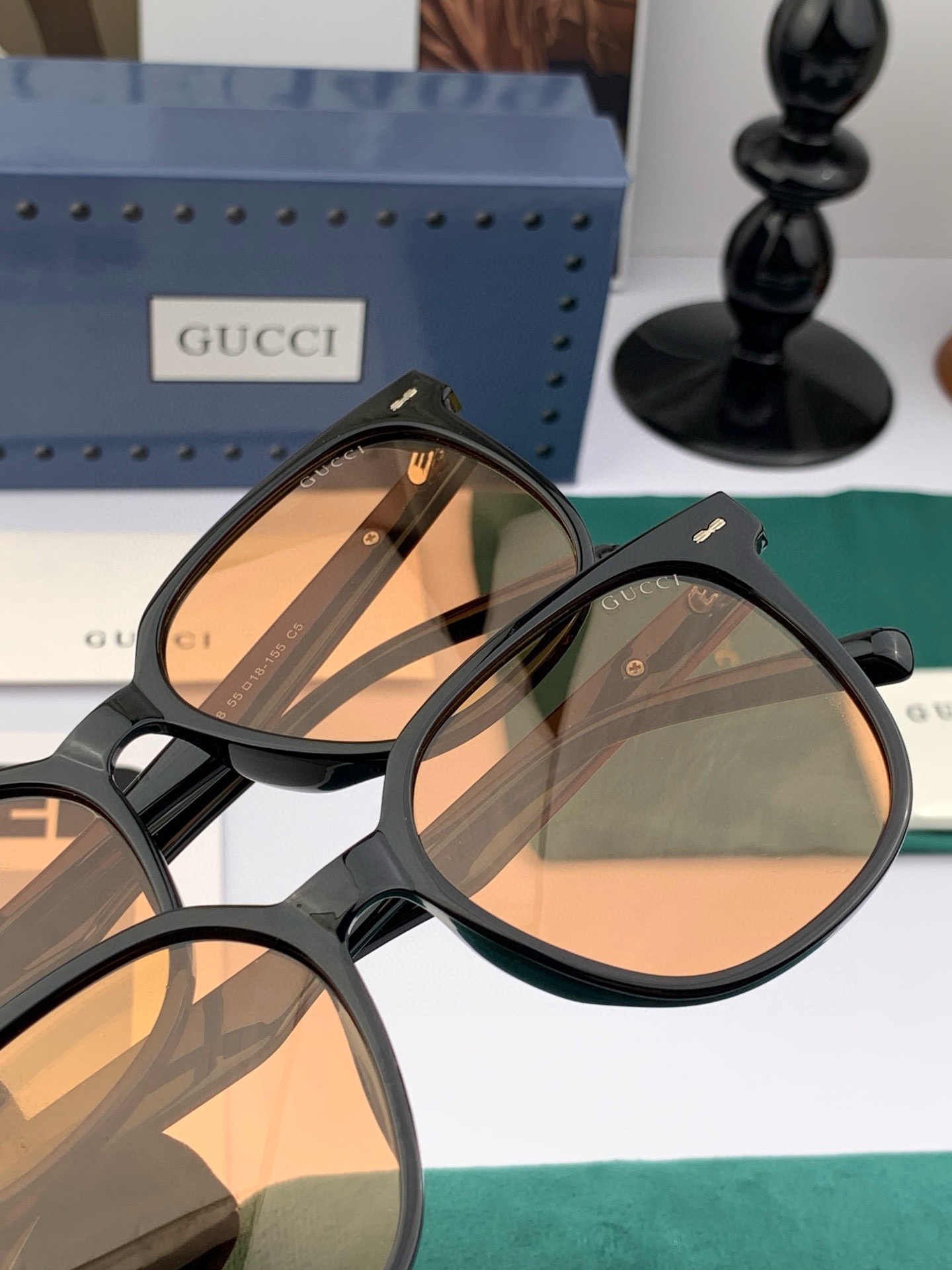   【TR偏光系列】Gucci   经典的圆框设计，情侣款不挑脸型，无论搭配大衣还是连衣裙都非常显气质偏