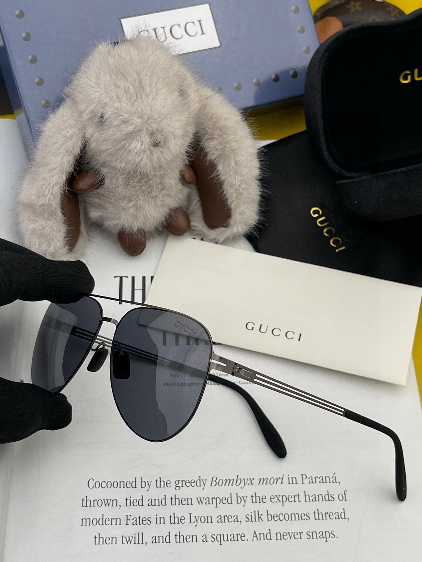        GUCCI 男款炫彩飞行员偏光太阳镜 ❤️材质：高清尼龙加厚卡槽高清偏光镜片 🌹无边框镜架