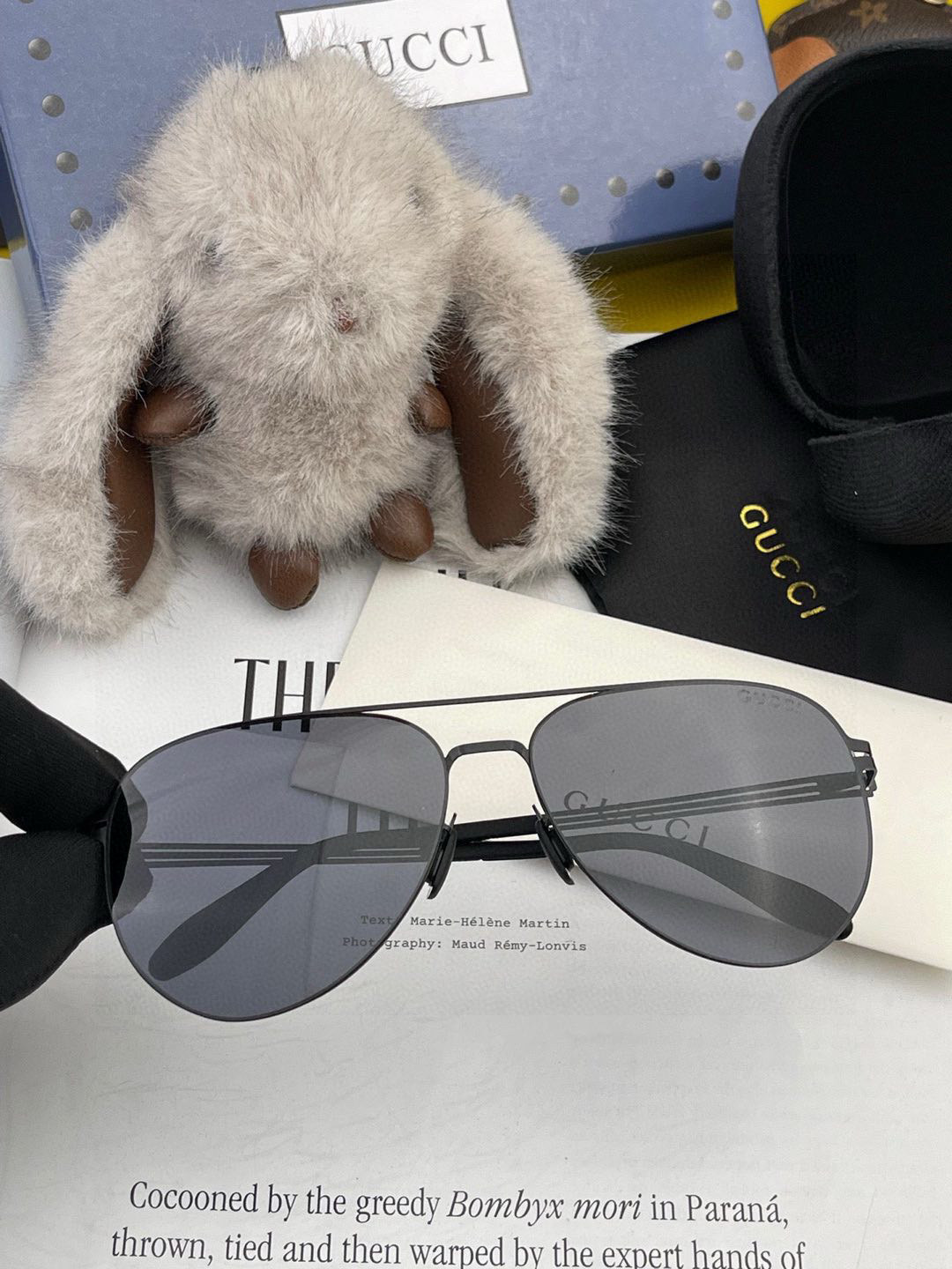        GUCCI 男款炫彩飞行员偏光太阳镜 ❤️材质：高清尼龙加厚卡槽高清偏光镜片 🌹无边框镜架