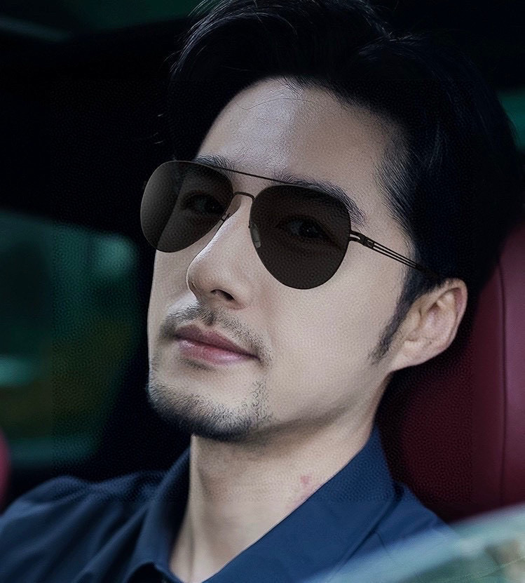        GUCCI 男款炫彩飞行员偏光太阳镜 ❤️材质：高清尼龙加厚卡槽高清偏光镜片 🌹无边框镜架