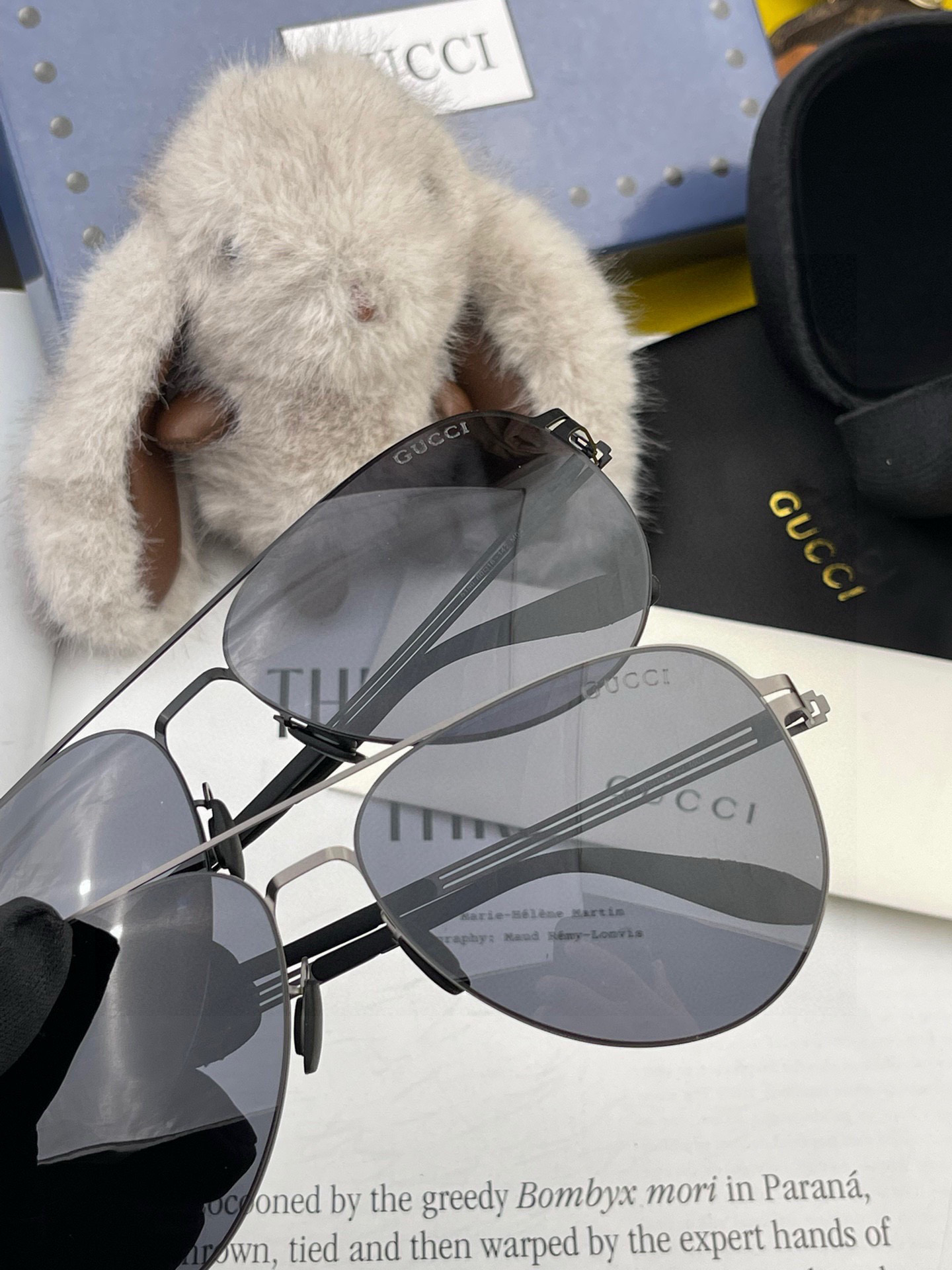        GUCCI 男款炫彩飞行员偏光太阳镜 ❤️材质：高清尼龙加厚卡槽高清偏光镜片 🌹无边框镜架