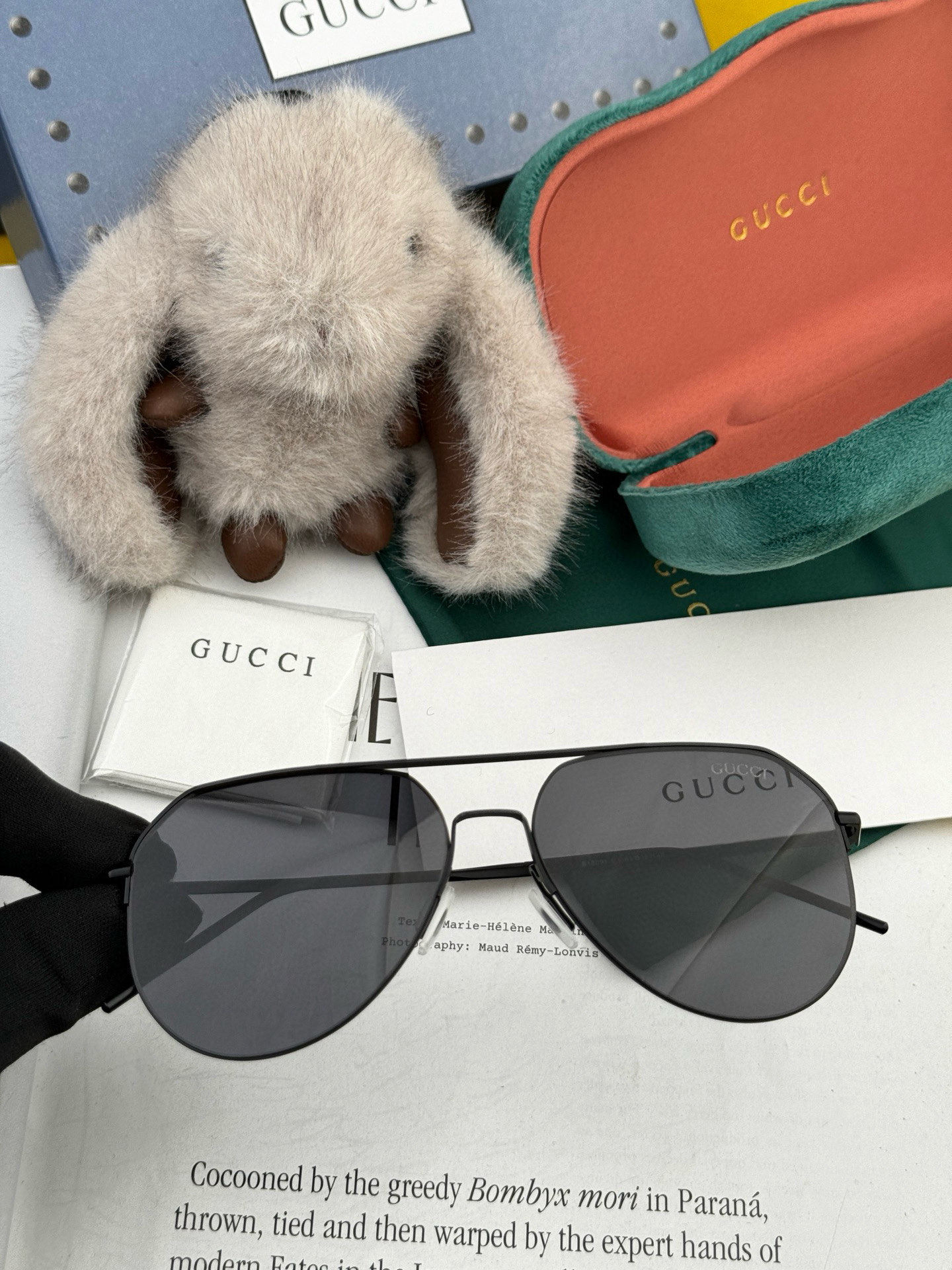         GUCCI 男款炫彩飞行员偏光太阳镜 ❤️材质：高清尼龙加厚卡槽高清偏光镜片 🌹无边框镜