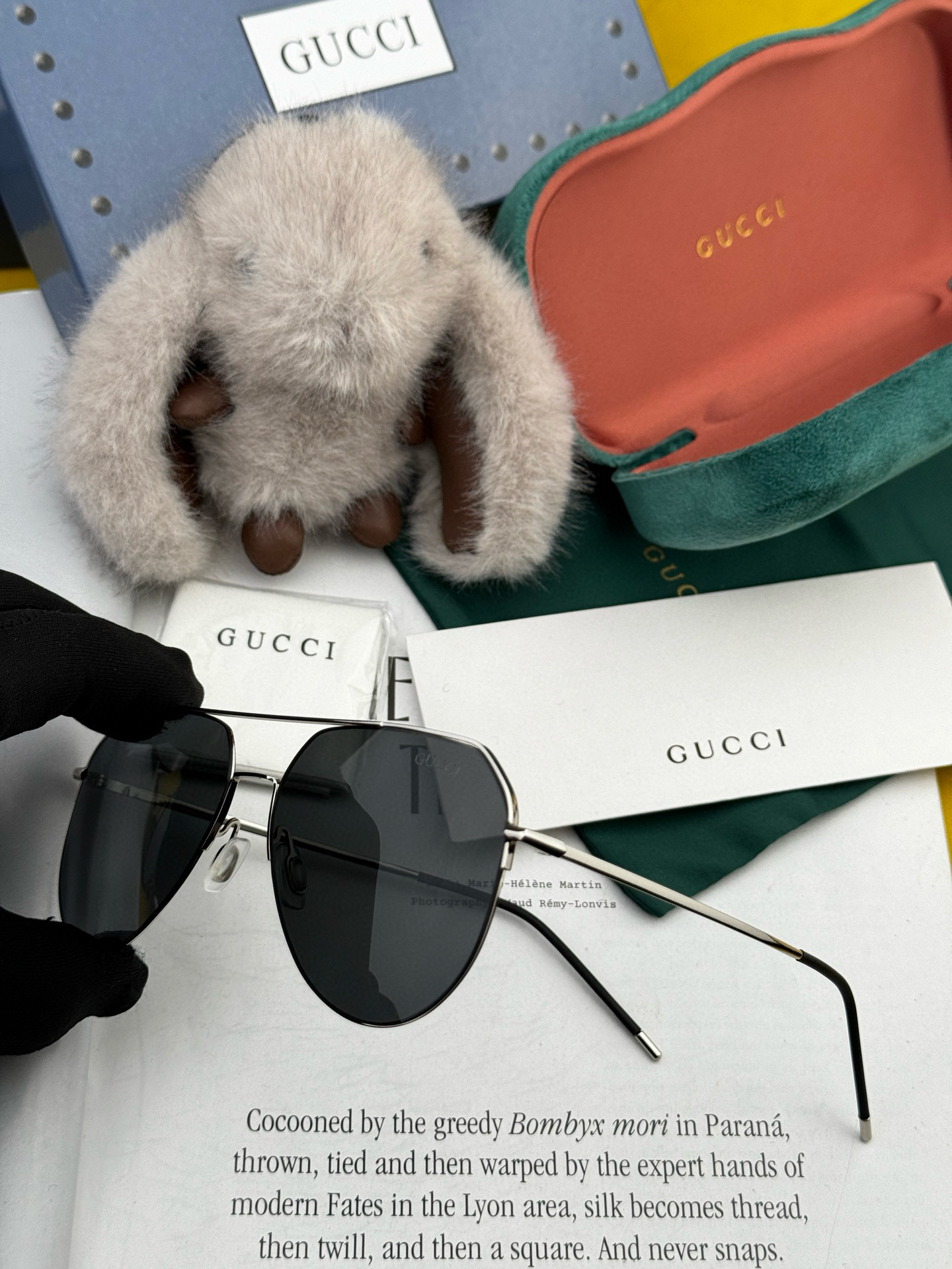         GUCCI 男款炫彩飞行员偏光太阳镜 ❤️材质：高清尼龙加厚卡槽高清偏光镜片 🌹无边框镜