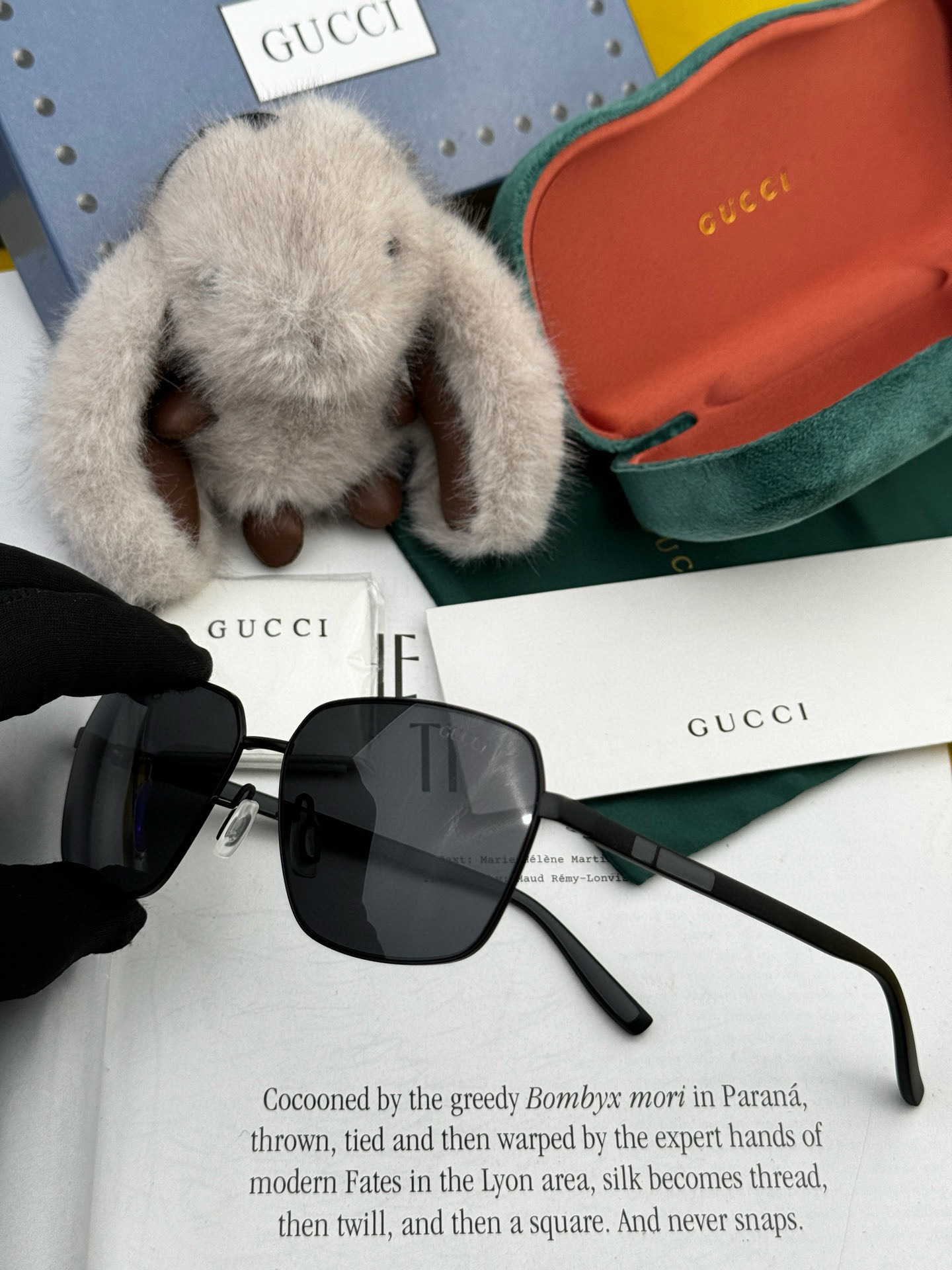         GUCCI 男款炫彩飞行员偏光太阳镜 ❤️材质：高清尼龙加厚卡槽高清偏光镜片 🌹无边框镜