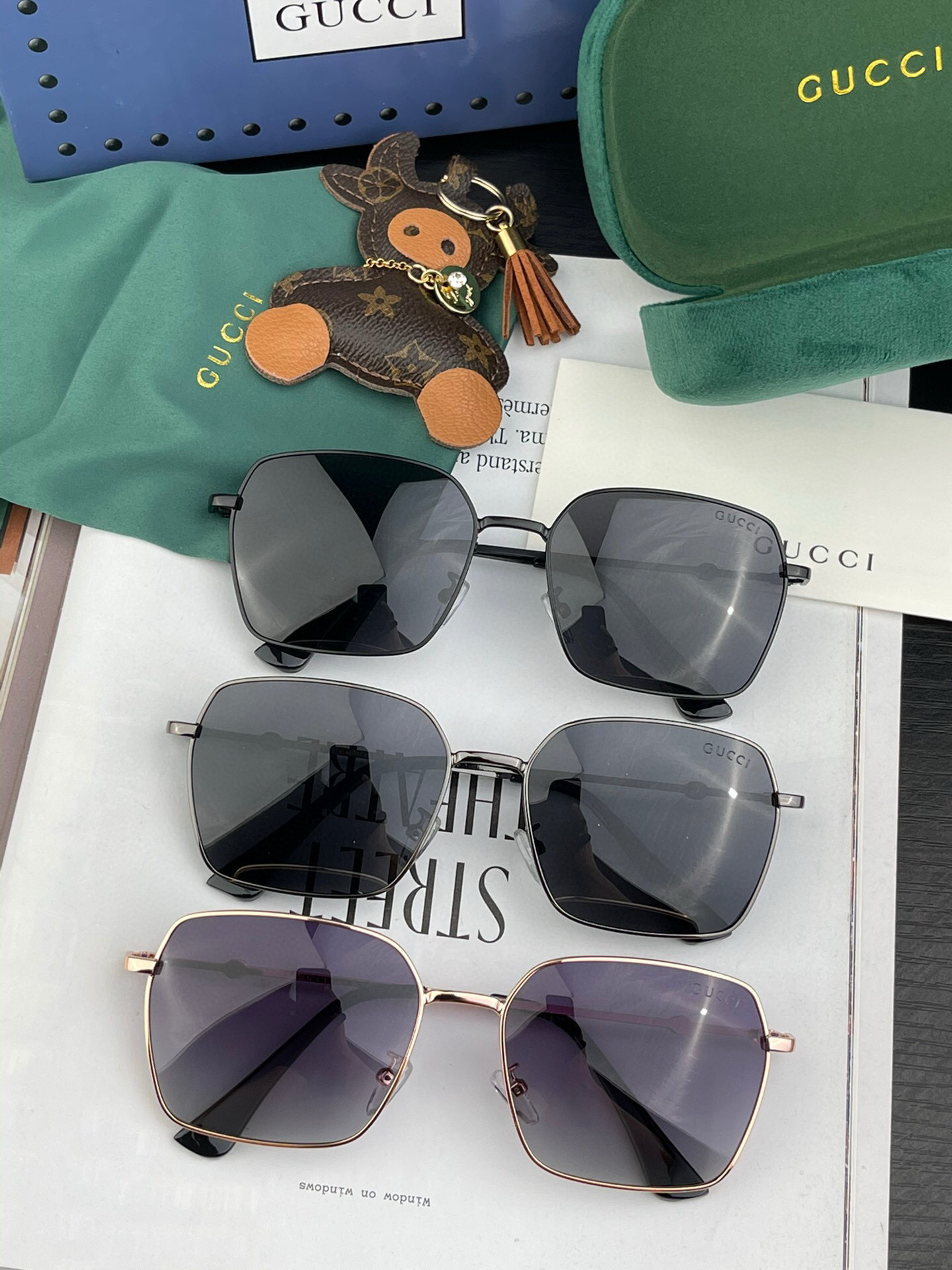   GUCCI-2025新款情侣款偏光太阳镜、完美品质，独特设计  适合各种脸型，‼️经典太阳镜 超个性