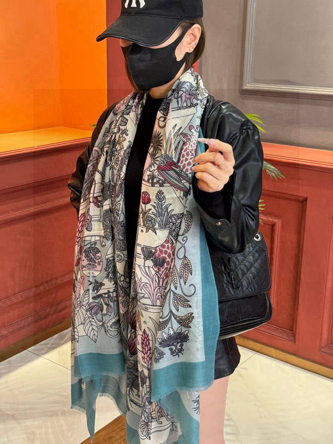  专柜同步 Hermes家买了都说好看【珍奇乐园羊绒长巾】‼️推荐💕顶级工艺超值‼️爱马仕专柜爆款🎁🎁羊