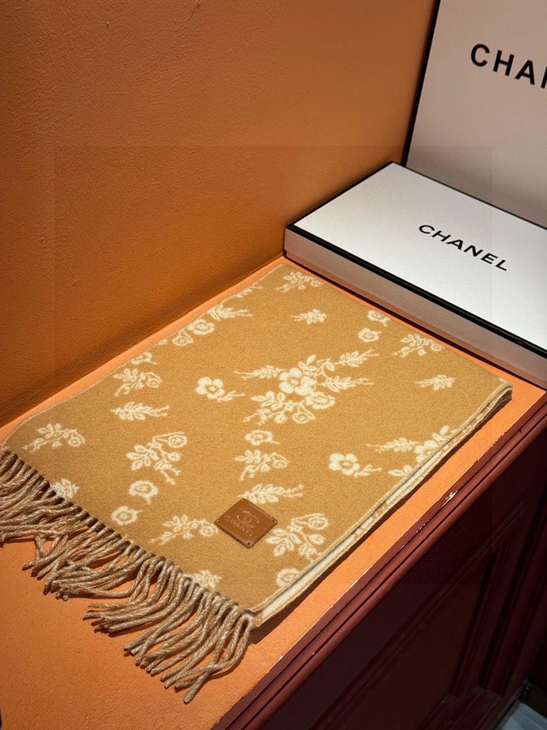   超美的鬼头Logo~防冷气又时髦的单品💋麦昆 新品.永远都不会嫌多的款~❣️MCQ麦昆永恒经典的骷髅