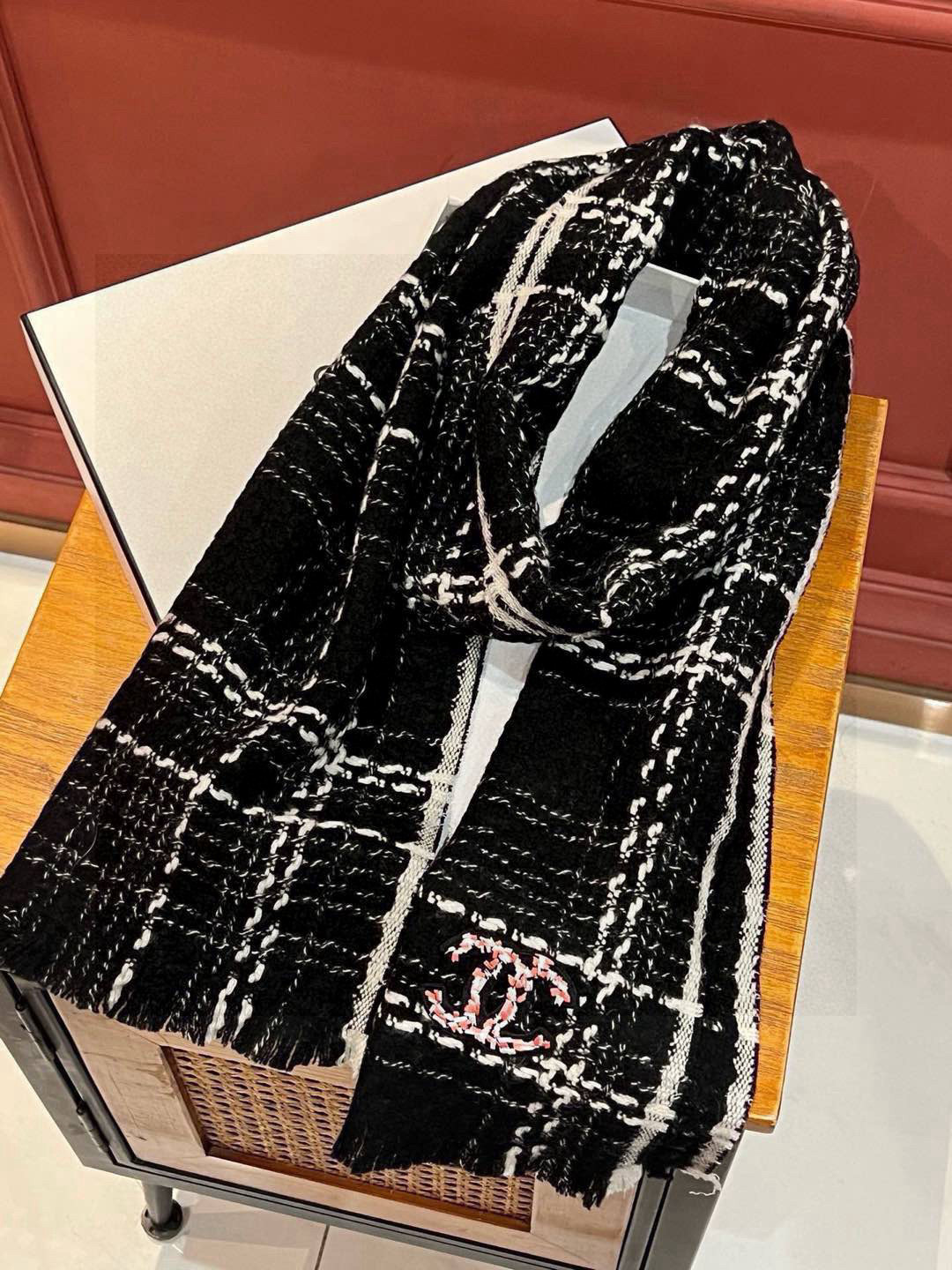  ‼️新😘😘香奈儿（CHANEL）年度最美‼️ 【双C编织格纹披肩】独家渠道原单货‼️年度最新力作 顶极