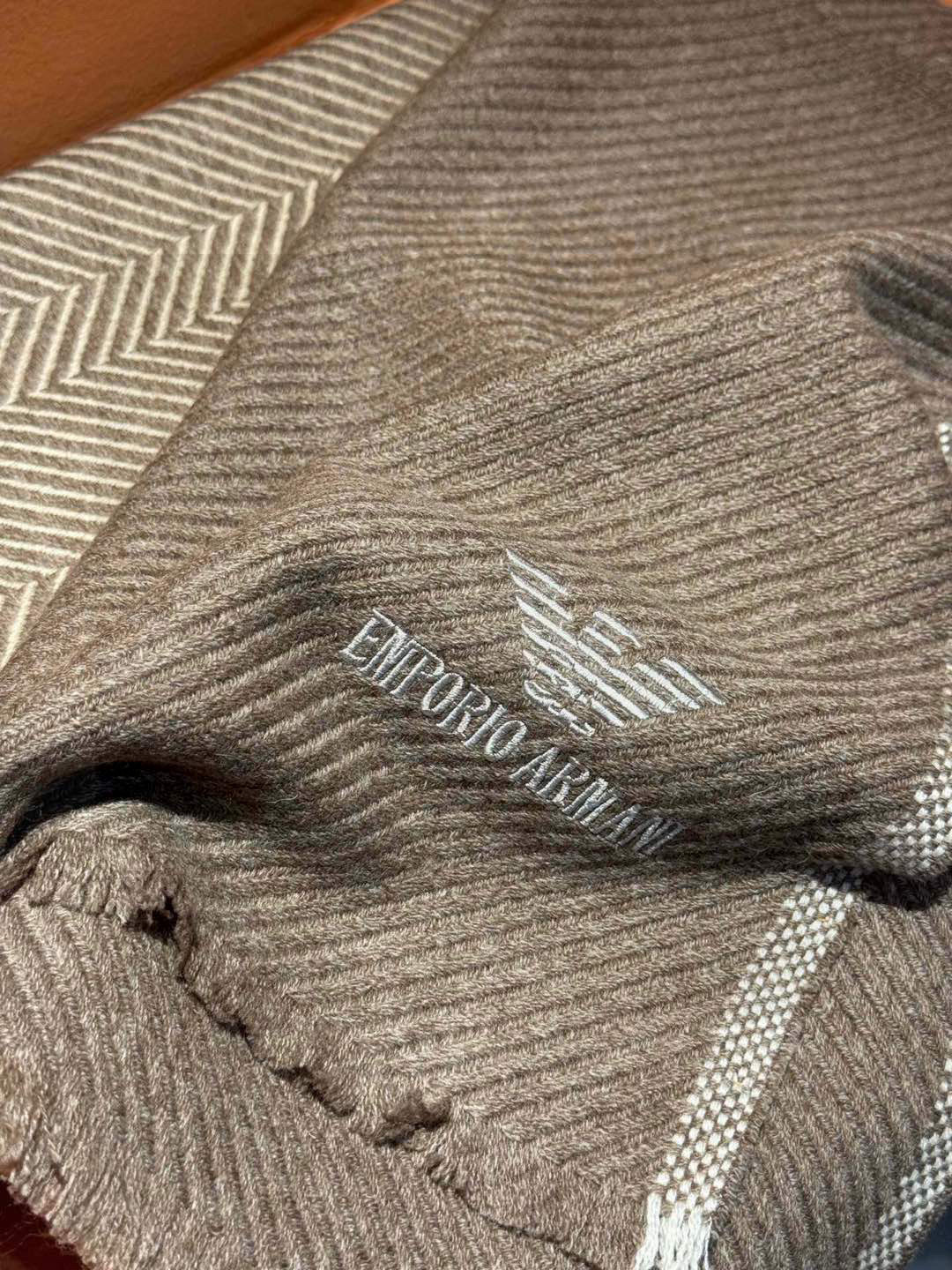   EMPORIO ARMANI。EA阿玛尼。秋冬新品，男士羊绒围巾。，无敌贴身质感，弹力极好，超级搭配