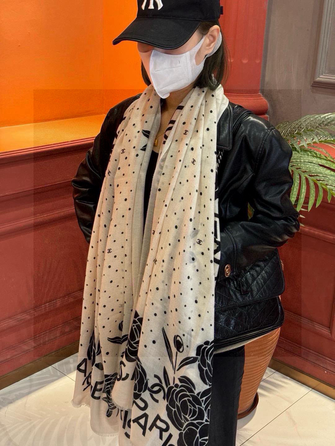 羊绒新款💞 新❤小香【山茶花长围巾】~超级抬气色!高级女人味!羊绒围巾也能这么美!!!这款双面花卉羊