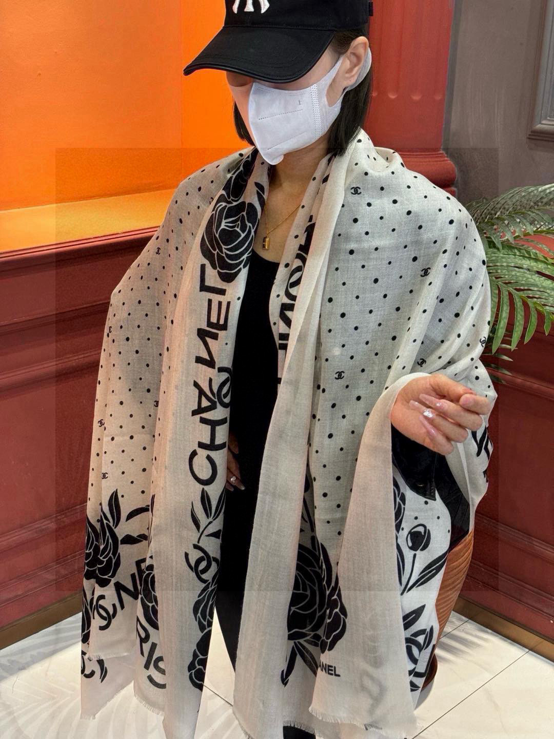 羊绒新款💞 新❤小香【山茶花长围巾】~超级抬气色!高级女人味!羊绒围巾也能这么美!!!这款双面花卉羊