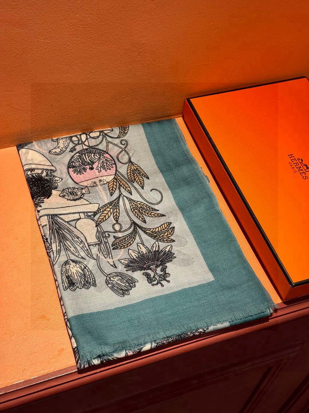  专柜同步 Hermes家买了都说好看【珍奇乐园羊绒长巾】‼️推荐💕顶级工艺超值‼️爱马仕专柜爆款🎁🎁羊