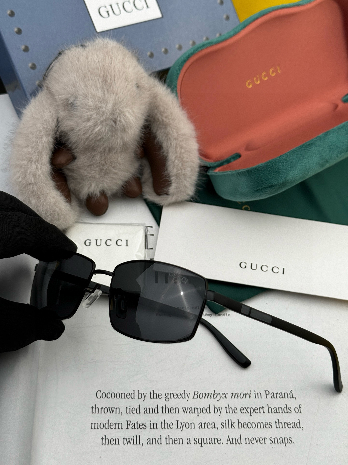         GUCCI 男款炫彩飞行员偏光太阳镜 ❤️材质：高清尼龙加厚卡槽高清偏光镜片 🌹无边框镜