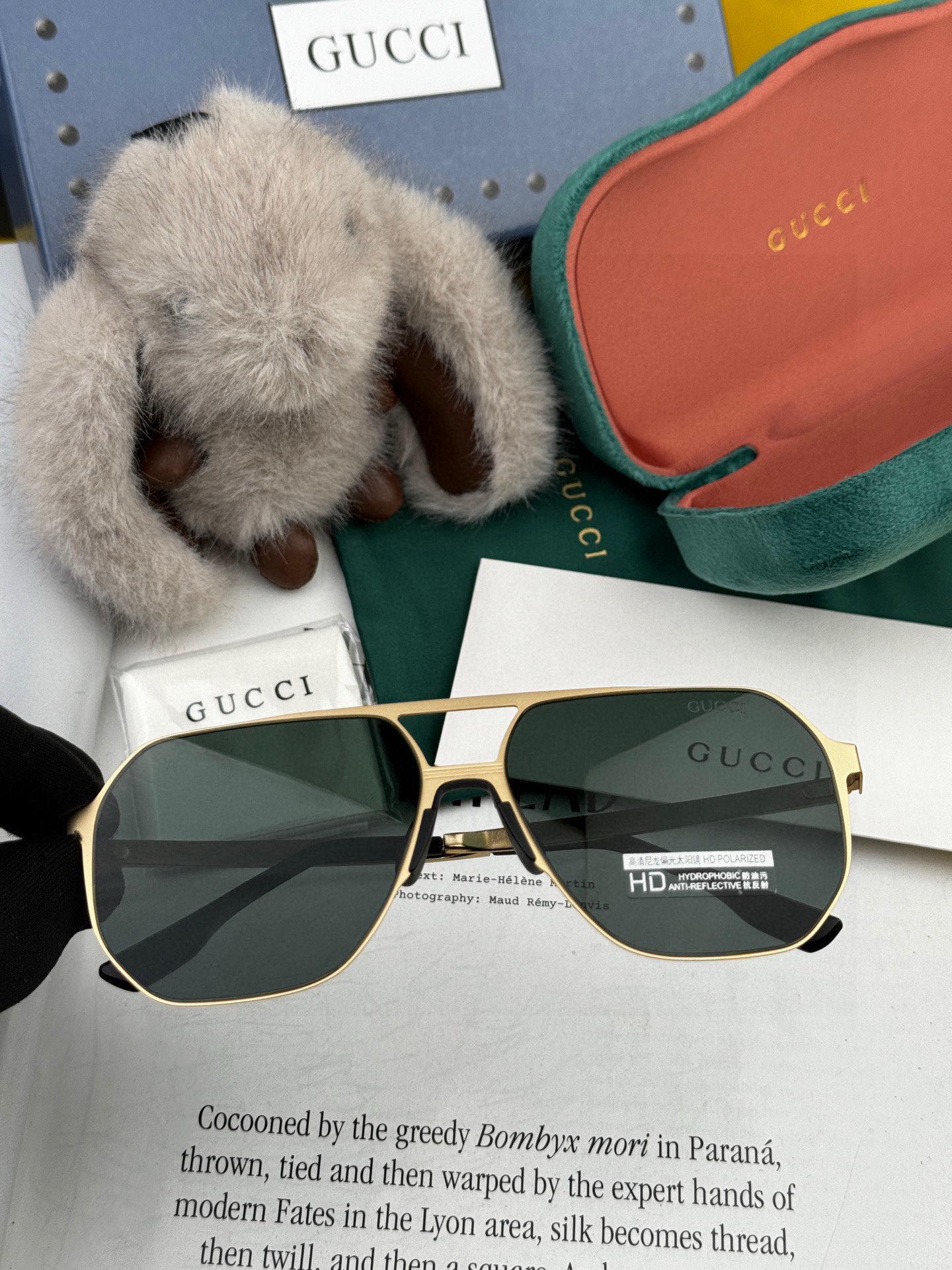        GUCCI 男款炫彩飞行员偏光太阳镜 ❤️材质：高清尼龙加厚卡槽高清偏光镜片 🌹无边框镜架