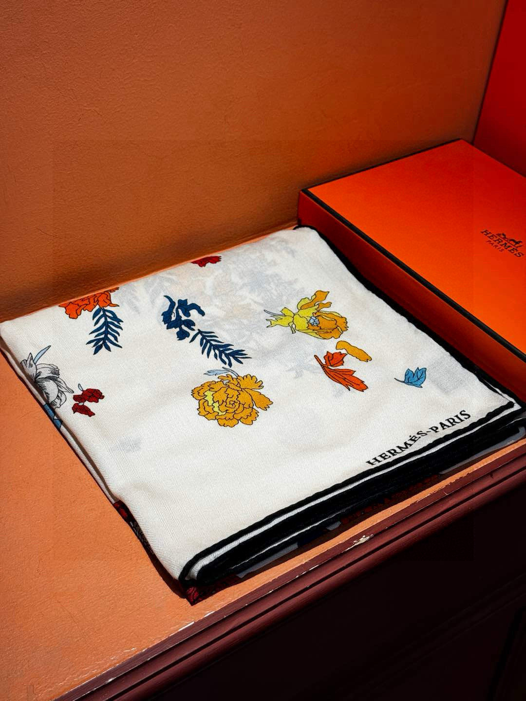 ❄【双面同色】原单Lv140cm丝绒方巾，《热气球》，本款方巾全新加入 U价🉐️ and Away 系列