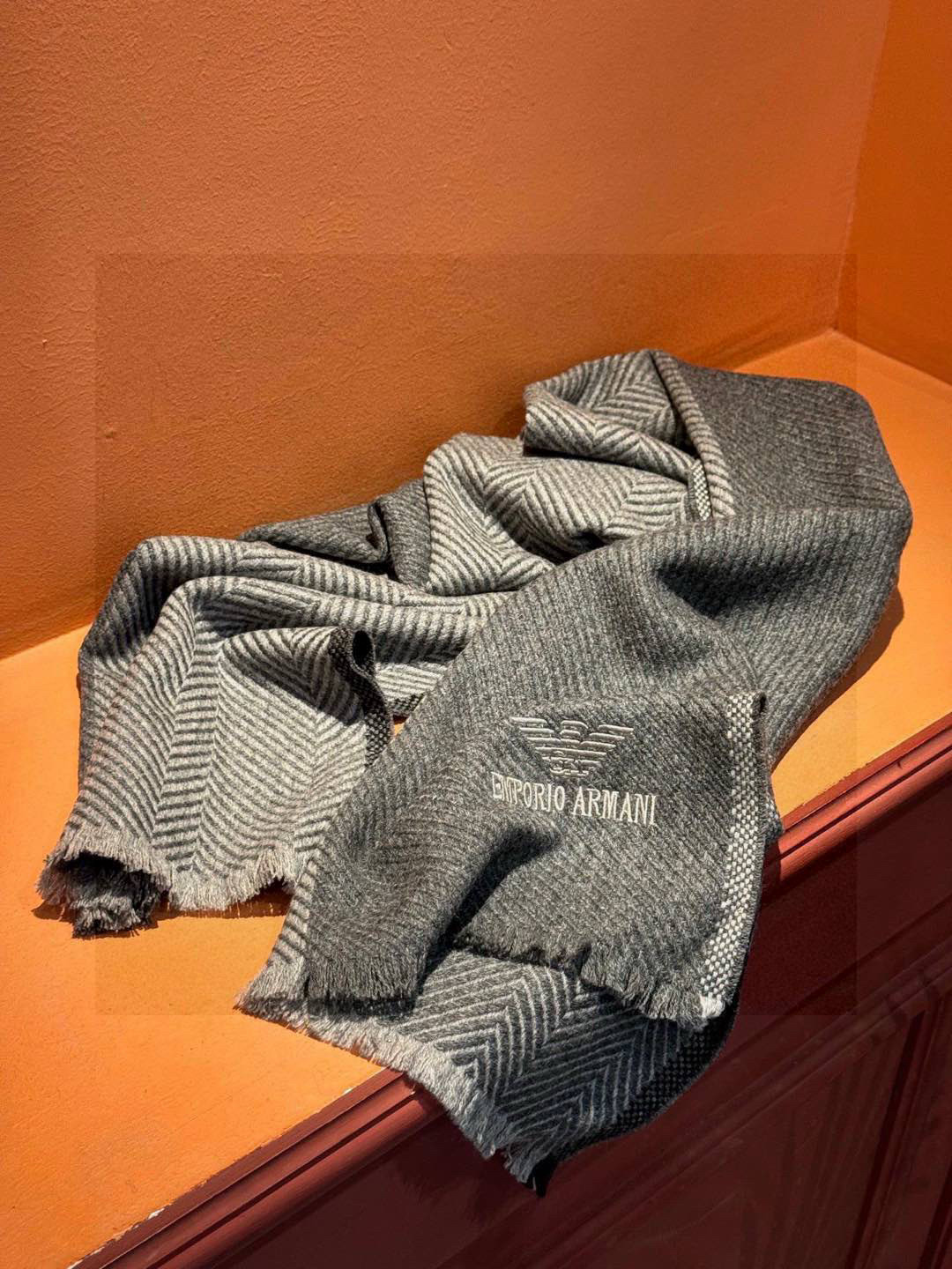   EMPORIO ARMANI。EA阿玛尼。秋冬新品，男士羊绒围巾。，无敌贴身质感，弹力极好，超级搭配