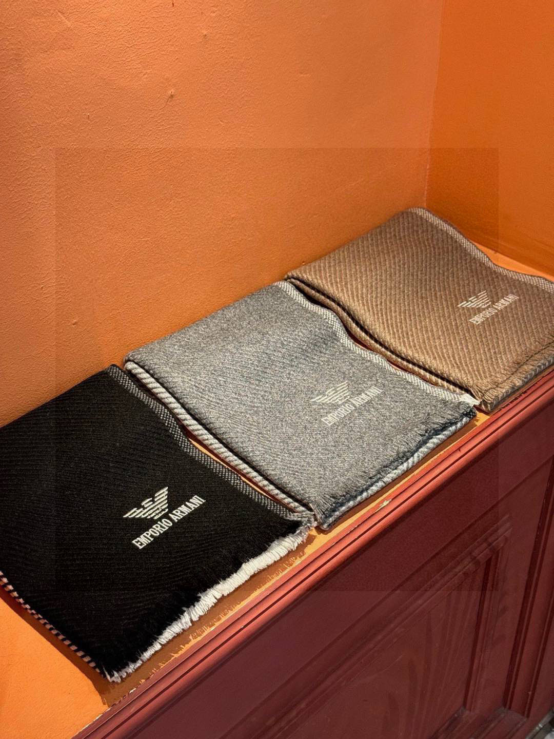   EMPORIO ARMANI。EA阿玛尼。秋冬新品，男士羊绒围巾。，无敌贴身质感，弹力极好，超级搭配