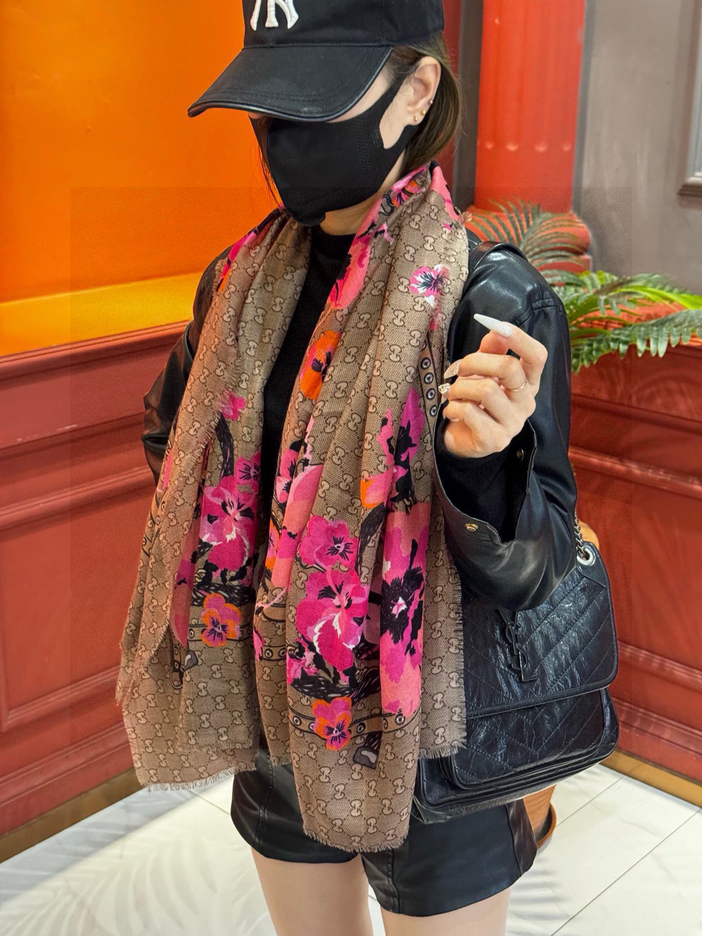   爆款出货 真正的海外原版货——从海外买的正品花了一个月画稿打版，要做咱们就做最好的💯 一花四色每色都