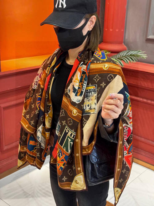 Louis Vuitton Stylish 140cm Square Scarf - Designer Inspired,Two Colors 1 Louis Vuitton Stylish 140cm Square Scarf - Designer Inspired,Two Colors
