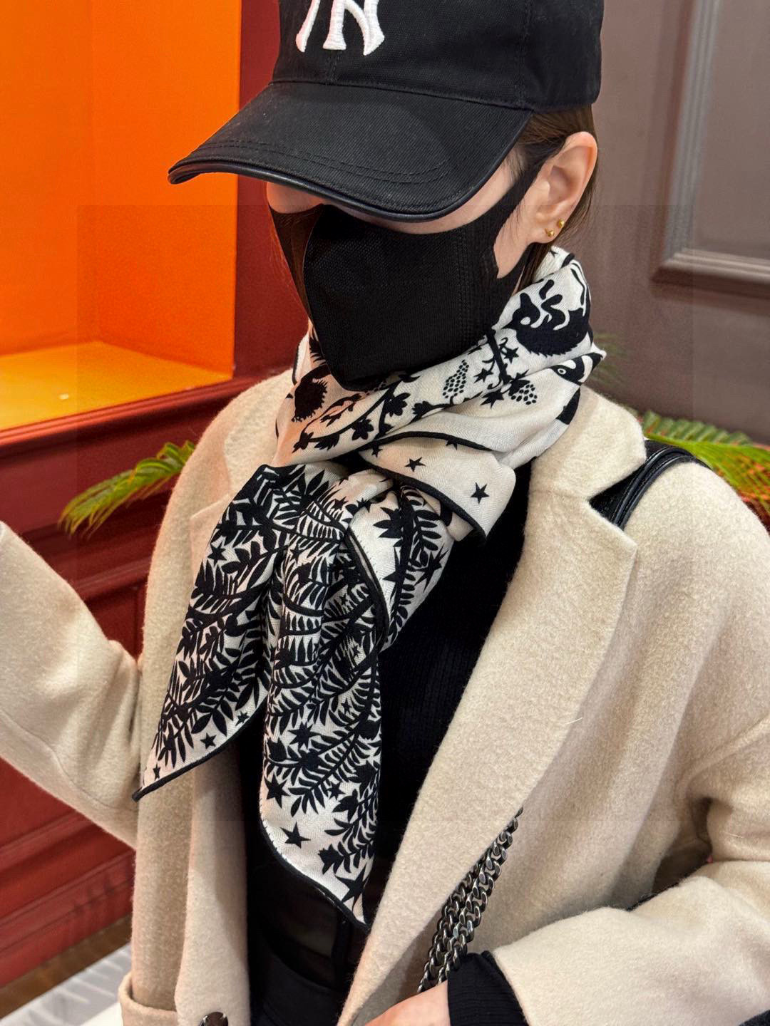 羊绒新款🆕👏👏买了都说好看‼️推荐💕爱马仕双面同色羊绒方巾【玛雅森林双面同色140】，顶级工艺超值‼️爱