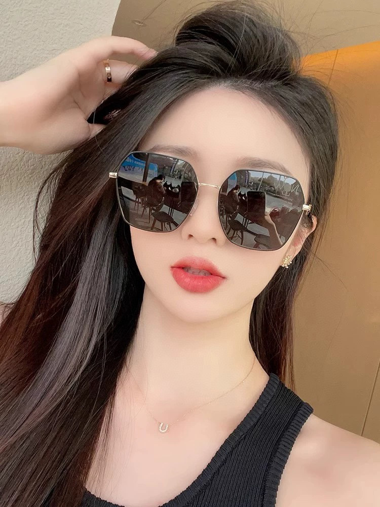 NO:357072,【GUCCI-Polarized Sunglasses】2025 Spring New Model Fashion Hot Fashionable Round Frame Polarized Sunglasses High Quality Comfortable Wear Internet celebrity trendy sunglasses Women's HD Polarized Sunglasses High Quality TR Frame Model G1639 Glasses Sunglasses, Glasses, gucci19860909【GUCCI-偏光太阳镜】2025开春新款 潮流爆款 时尚圆框偏光太阳镜 高品质 佩戴舒适 网红潮款墨镜 女士高清偏光太阳镜 高品质TR镜框 型号G1639眼镜墨镜太阳镜,眼镜,gucci,glasses