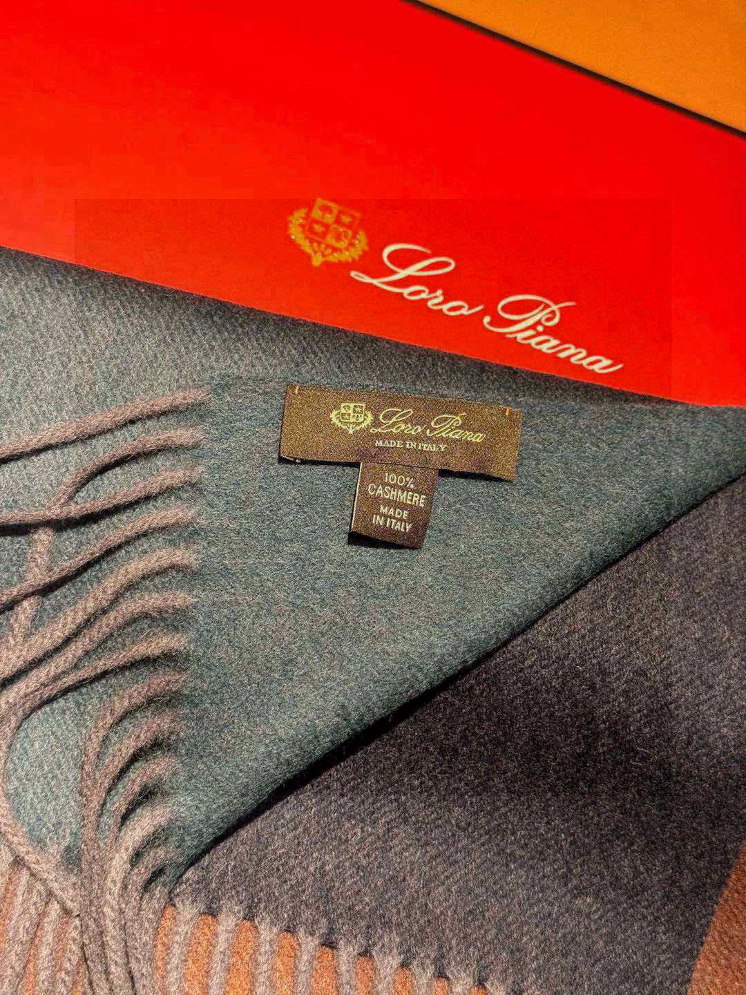  ✨✨太美了😍 【皮安娜】情侣款  美到要尖叫😱专柜最新款🎊英伦欧美范儿「多色渐变」又是一款即时尚又实用