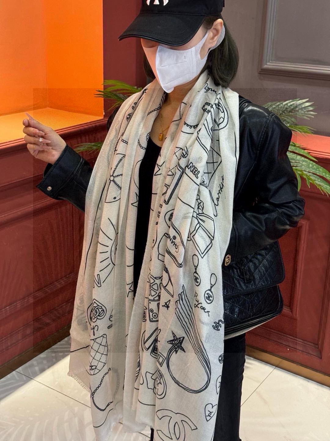   新款💖💖💃🏻💃🏻小香【会发光发亮的小香鞋包羊绒长巾】‼️抢‼️VIP推荐 ‼️👍下手一定要快【高端 