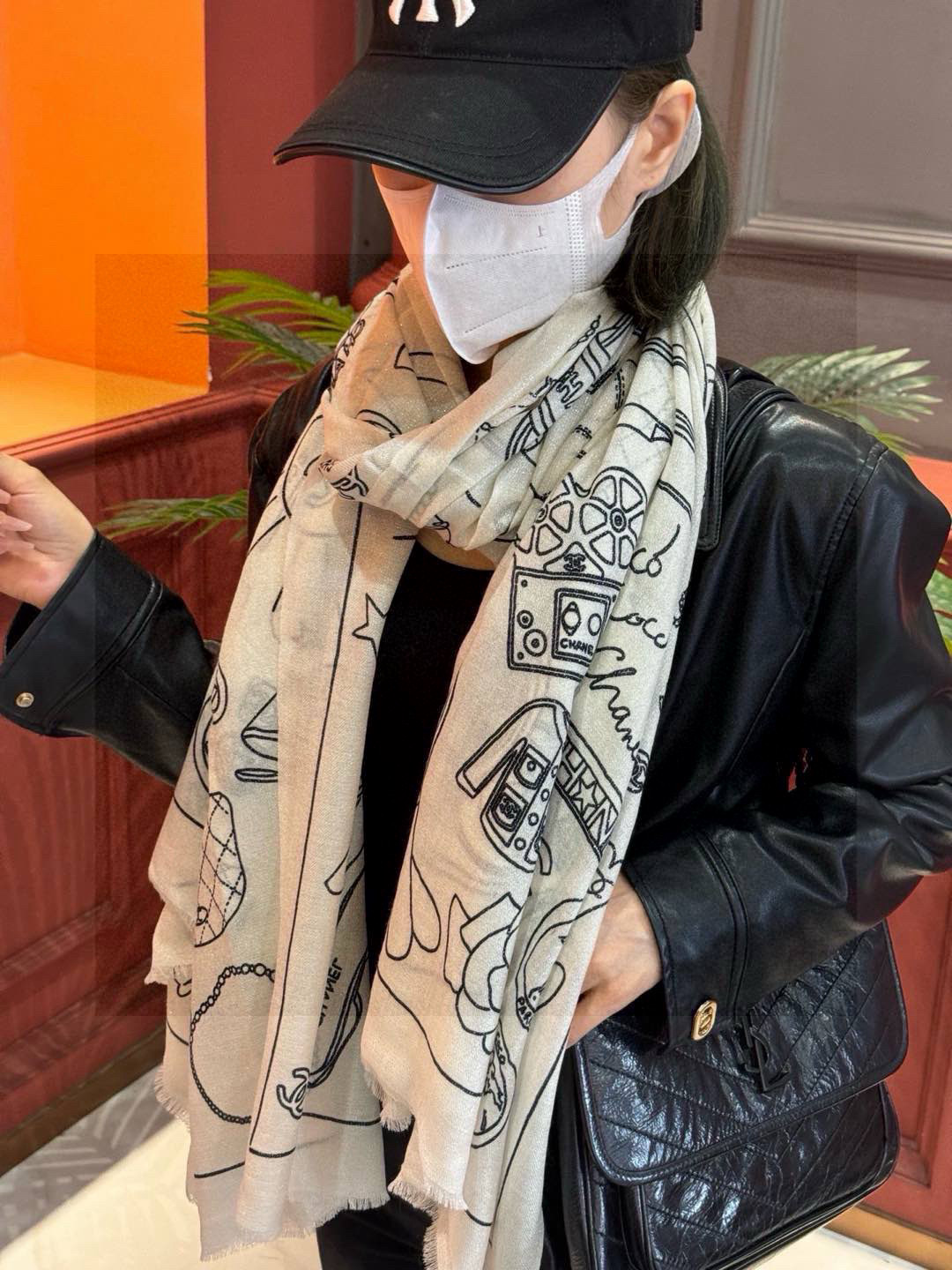   新款💖💖💃🏻💃🏻小香【会发光发亮的小香鞋包羊绒长巾】‼️抢‼️VIP推荐 ‼️👍下手一定要快【高端 