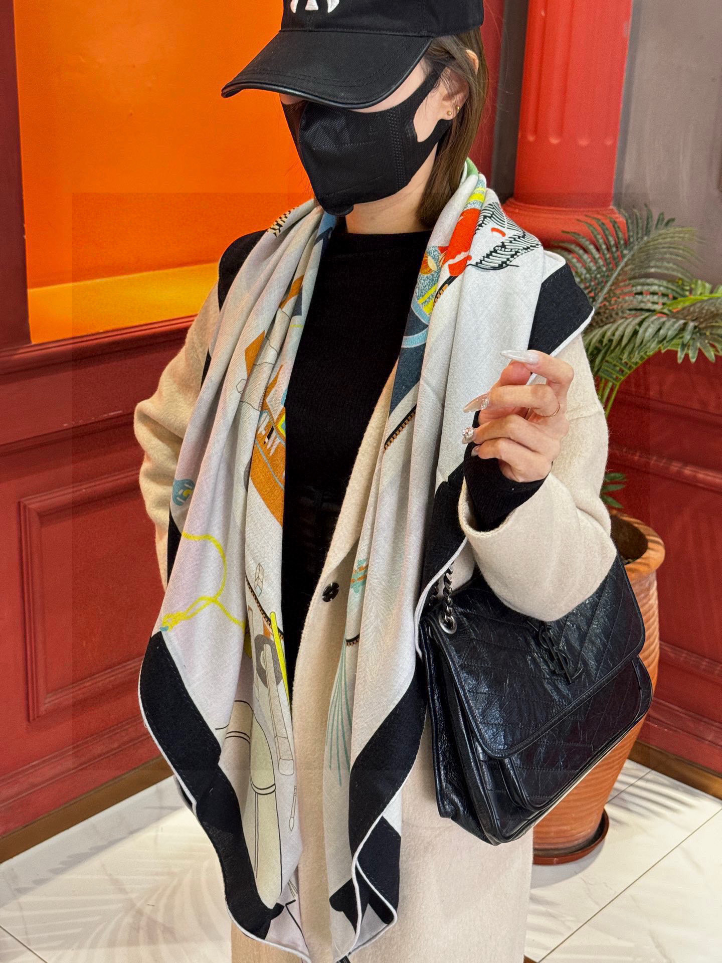 上新❤️。【手提行李】
上新中~
这款“手提行李”的款式花色也还是比较经典的颜色色也很秋冬。
创作