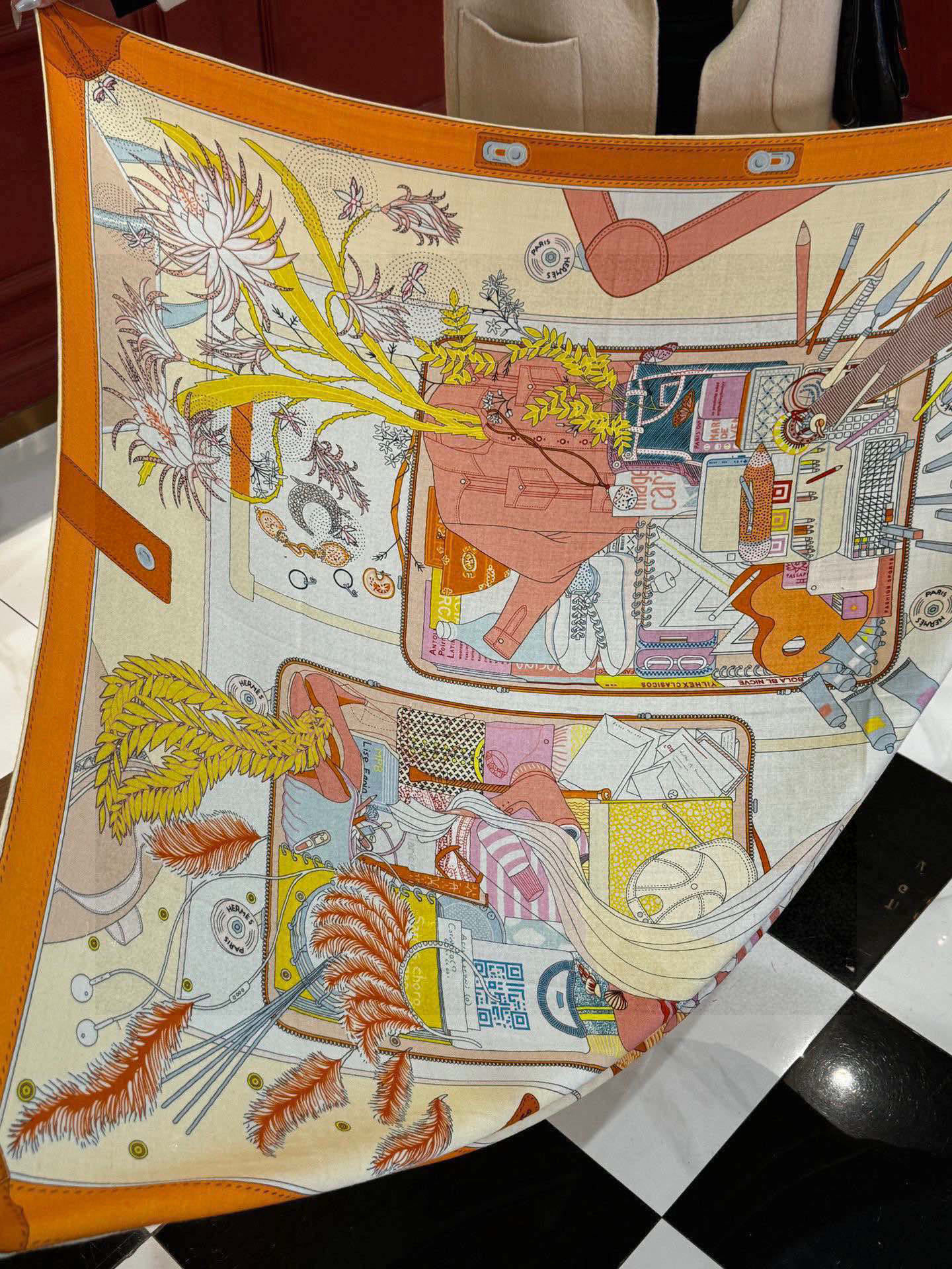 上新❤️。【手提行李】
上新中~
这款“手提行李”的款式花色也还是比较经典的颜色色也很秋冬。
创作