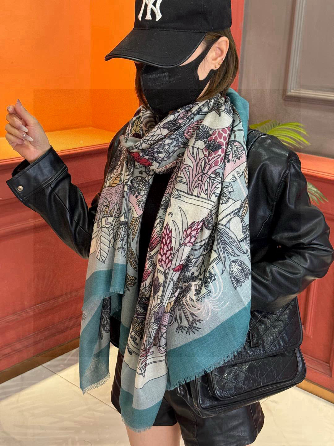  专柜同步 Hermes家买了都说好看【珍奇乐园羊绒长巾】‼️推荐💕顶级工艺超值‼️爱马仕专柜爆款🎁🎁羊