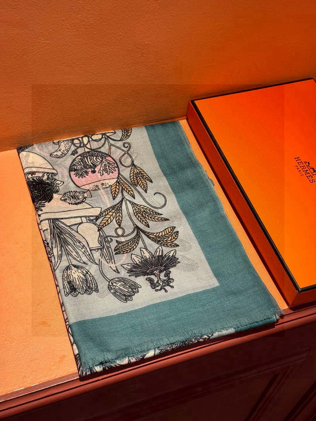  专柜同步 Hermes家买了都说好看【珍奇乐园羊绒长巾】‼️推荐💕顶级工艺超值‼️爱马仕专柜爆款🎁🎁羊