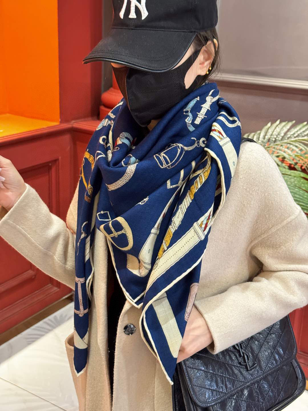  羊绒新款🆕👏👏买了都说好看‼️推荐💕爱马仕双面同色羊绒方巾【跃动的马儿双面同色140】，顶级工艺超值‼