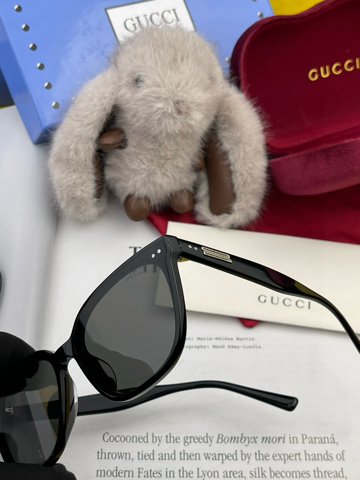  GUCCI2025开春新款一体镜 小框太阳镜男女同款 😎 
爆款大框尼龙太阳镜 超逼格超酷 
镜腿品牌