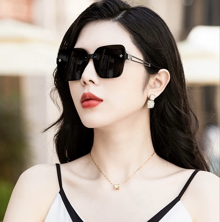 【CHANEL】香奈儿 2025新款山茶花潮流爆款 时尚圆框高清偏光太阳镜 佩戴舒适 网红潮款墨镜  ♥