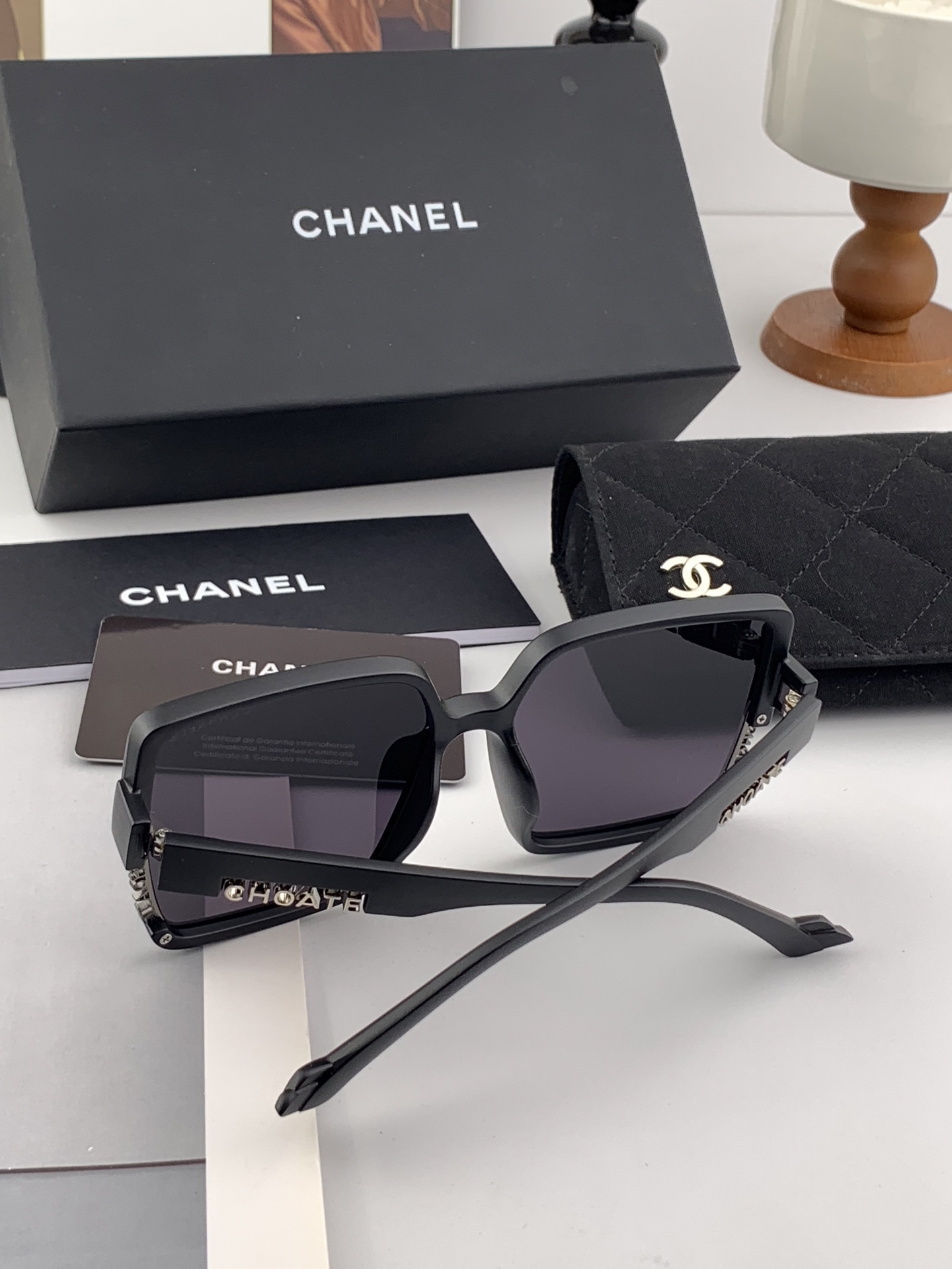   新款🔺CHANEL🔻 香奈儿新款 女士成熟大框款墨镜‼️时尚镜腿高端大气太阳镜 送人自用必备 女款推