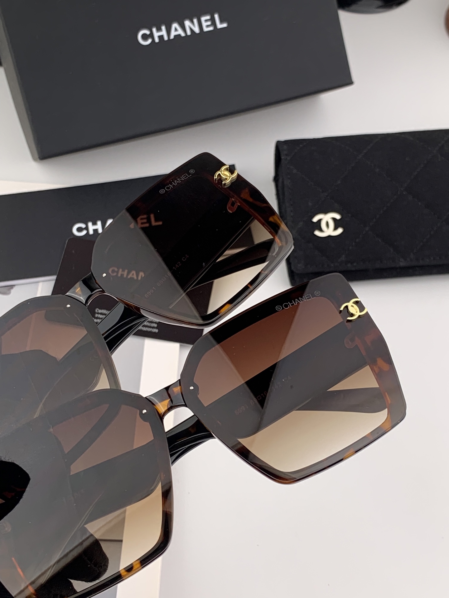 🔺CHANEL🔻2025官方早春新款，众多明星同款色香奈儿‼️‼️新款大框墨镜 ，🌈🌈宝丽来超清太阳镜🔝