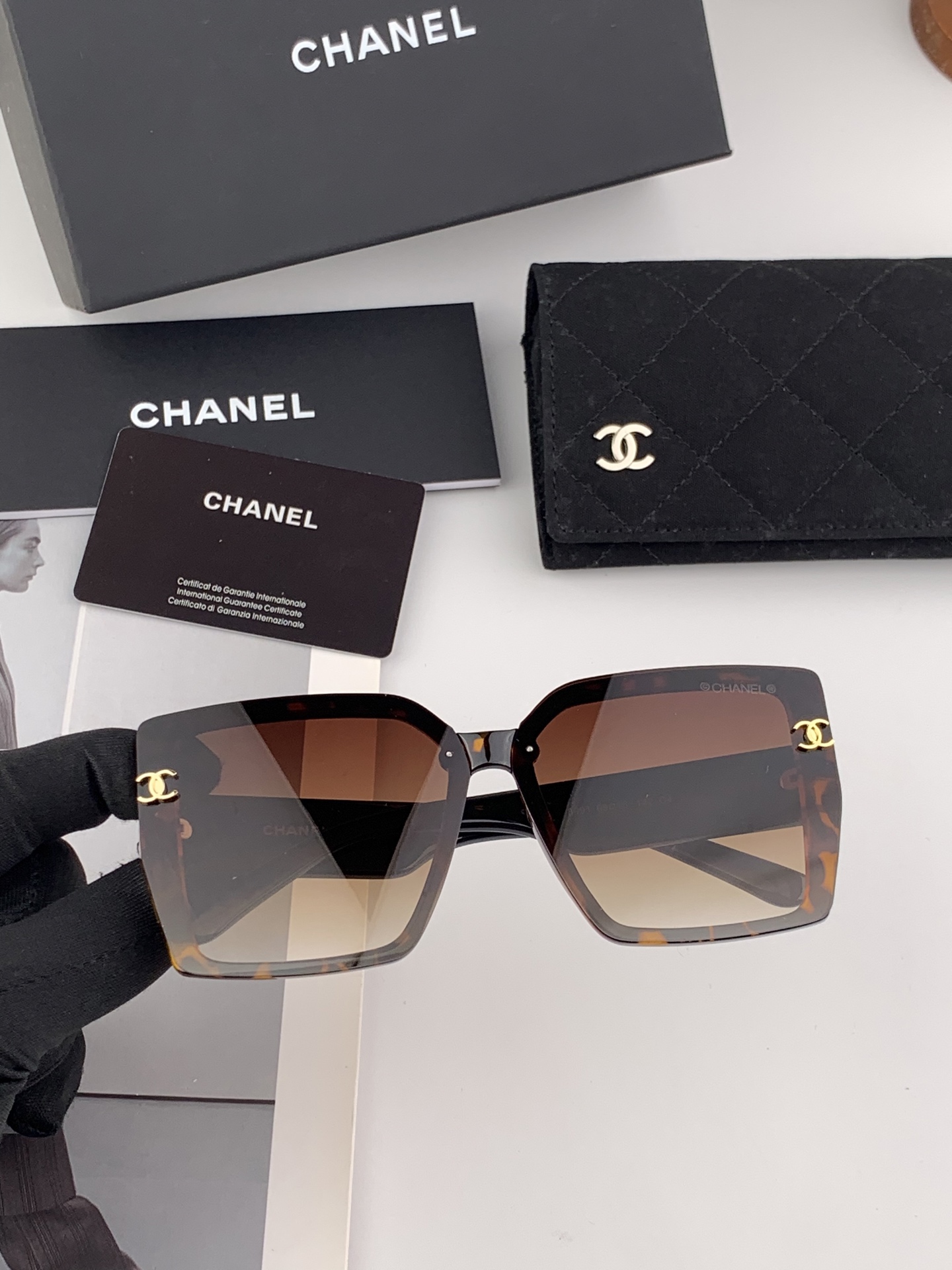 🔺CHANEL🔻2025官方早春新款，众多明星同款色香奈儿‼️‼️新款大框墨镜 ，🌈🌈宝丽来超清太阳镜🔝