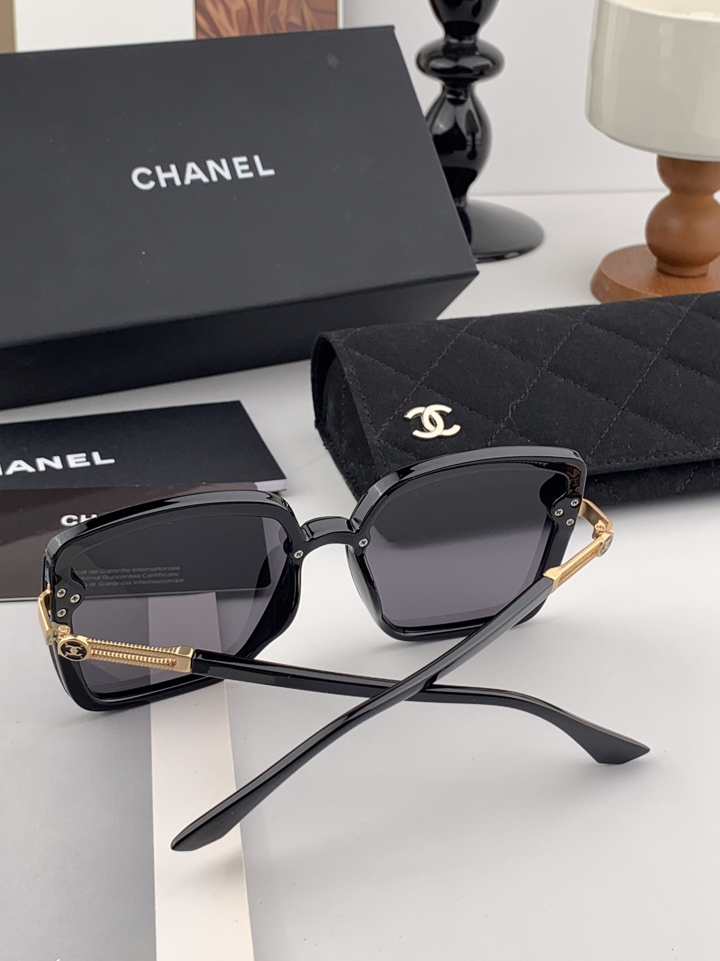 【CHANEL】香奈儿 2025新款潮流爆款 时尚方框太阳镜 佩戴舒适 网红潮款墨镜  ♥️♥️型号：C