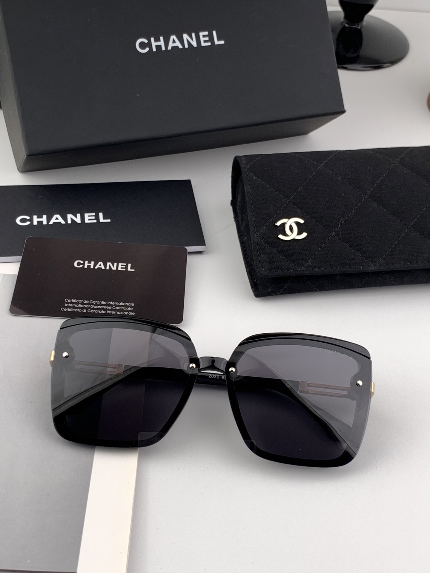 【CHANEL】香奈儿 2025新款潮流爆款 时尚方框太阳镜 佩戴舒适 网红潮款墨镜  ♥️♥️型号：C