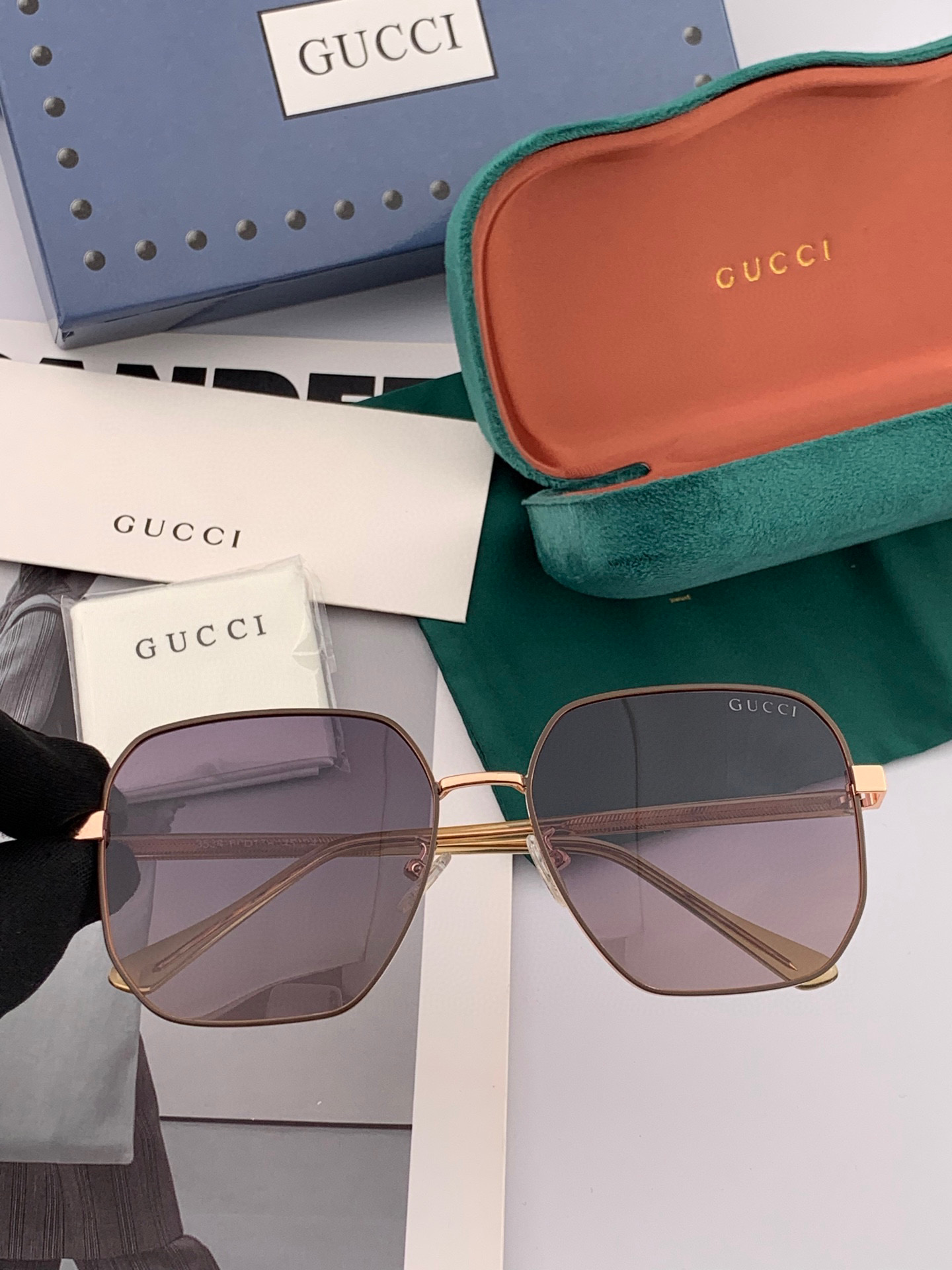  【偏光系列】Gucci   经典的方框设计，不挑脸型，无论搭配大衣还是连衣裙都非常显气质尼龙偏光镜片预