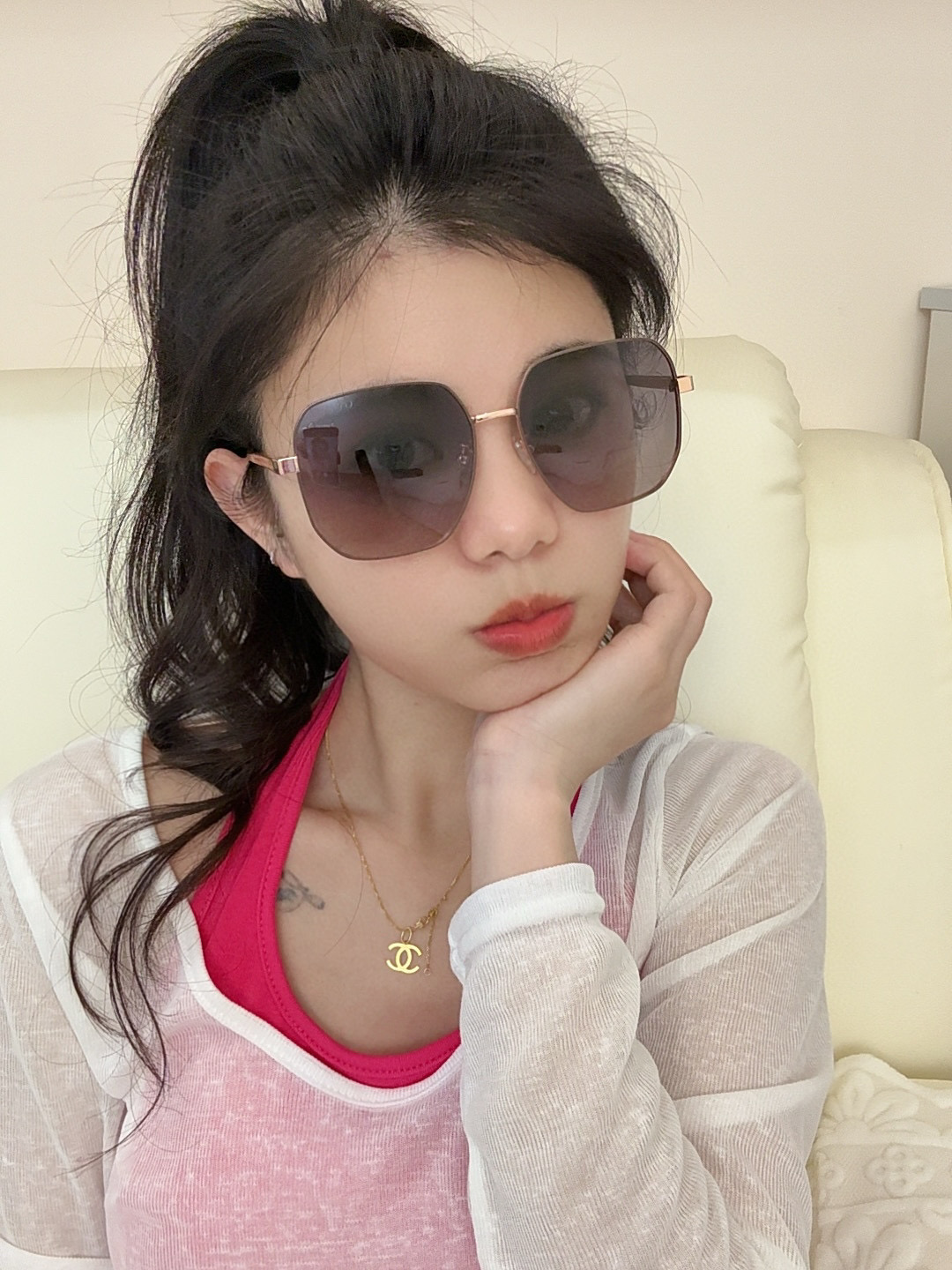  【偏光系列】Gucci   经典的方框设计，不挑脸型，无论搭配大衣还是连衣裙都非常显气质尼龙偏光镜片预