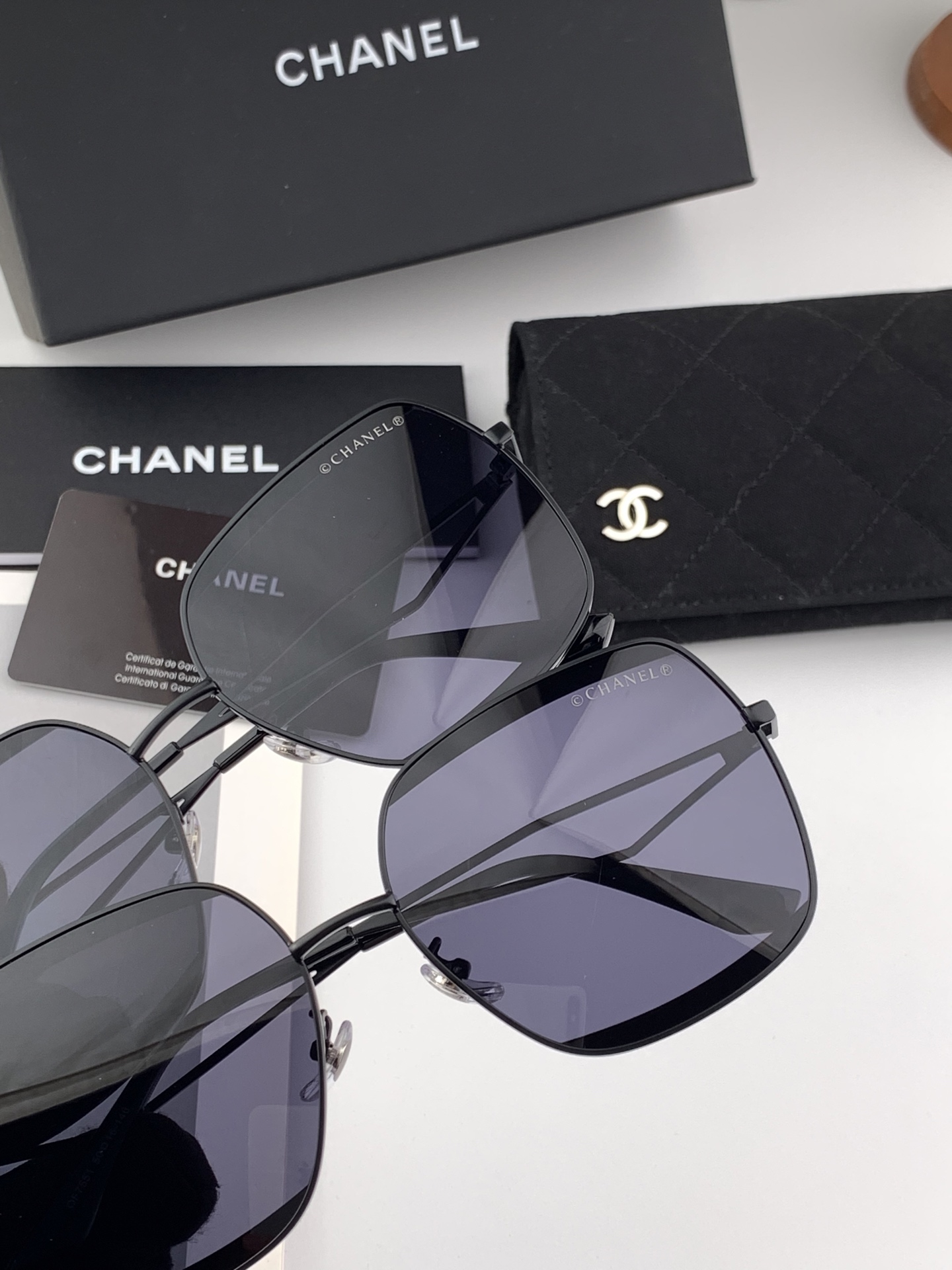 【CHANEL】香奈儿  新款尼龙太眼镜，无框钻石 切边更有质感，大气女人范儿，大脸小脸都好看 ！型号：