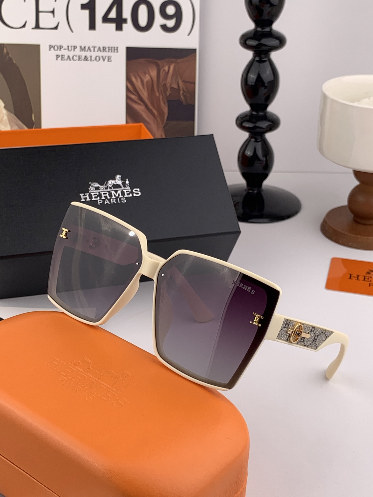  2025新款 爱马仕女士偏光太阳镜🕶️ 宝丽来高清镜片🎉高品质TR-90镜框 时尚百搭！
型号：H72