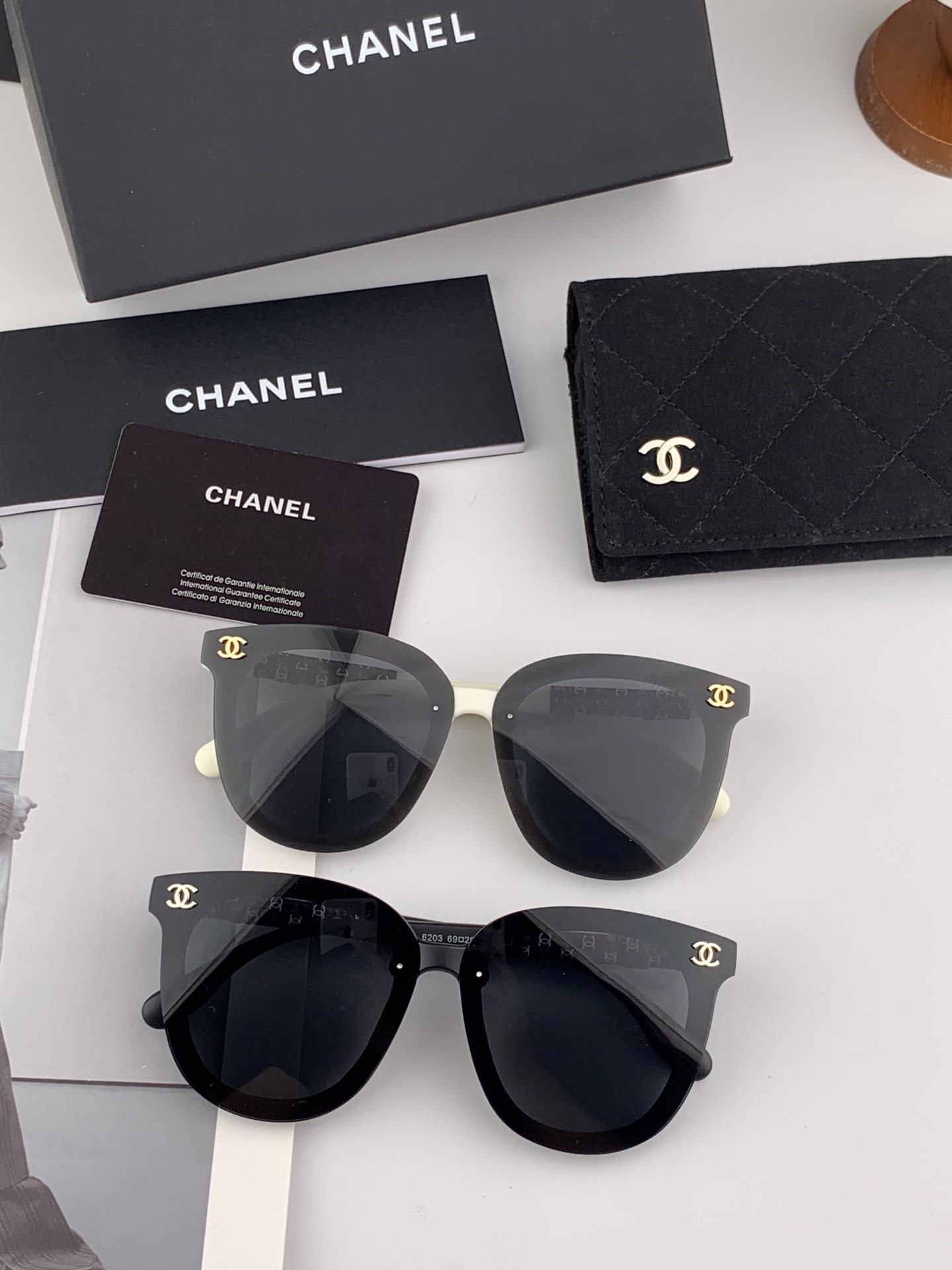    Chanel大框太阳镜墨镜  经典的方框设计，不挑脸型，无论搭配大衣还是连衣裙都非常显气质偏光镜片