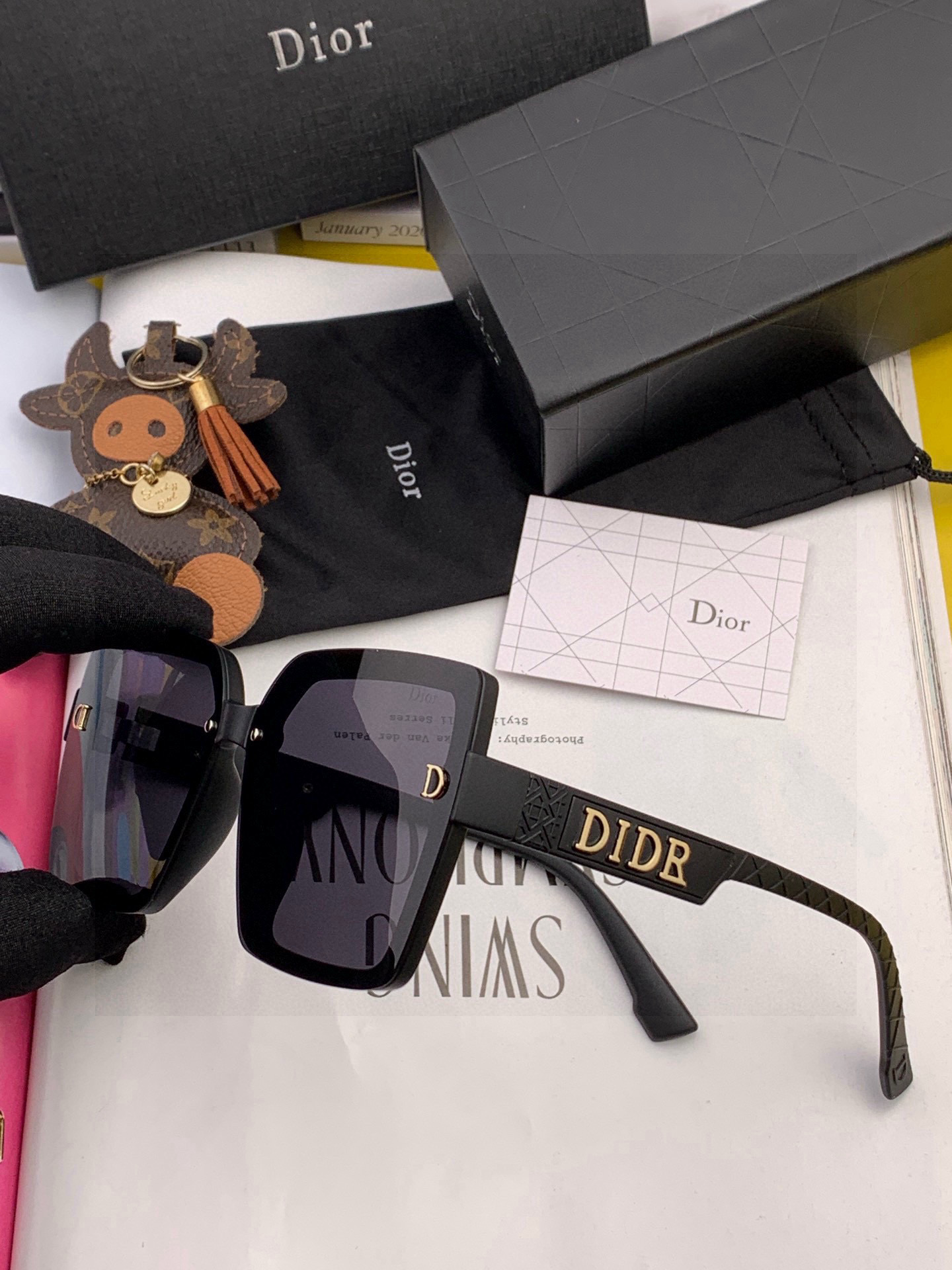  🔺 【DIOR-迪奥】2025开春新款 潮流爆款 时尚方框偏光太阳镜 高品质 佩戴舒适 网红潮款墨镜 