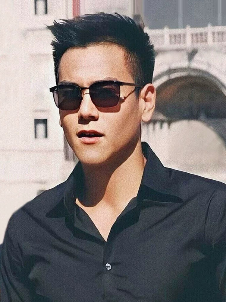       LV 男款炫彩飞行员偏光太阳镜 ❤️材质：高清尼龙加厚卡槽高清偏光镜片 🌹无边框镜架💕颜👍型