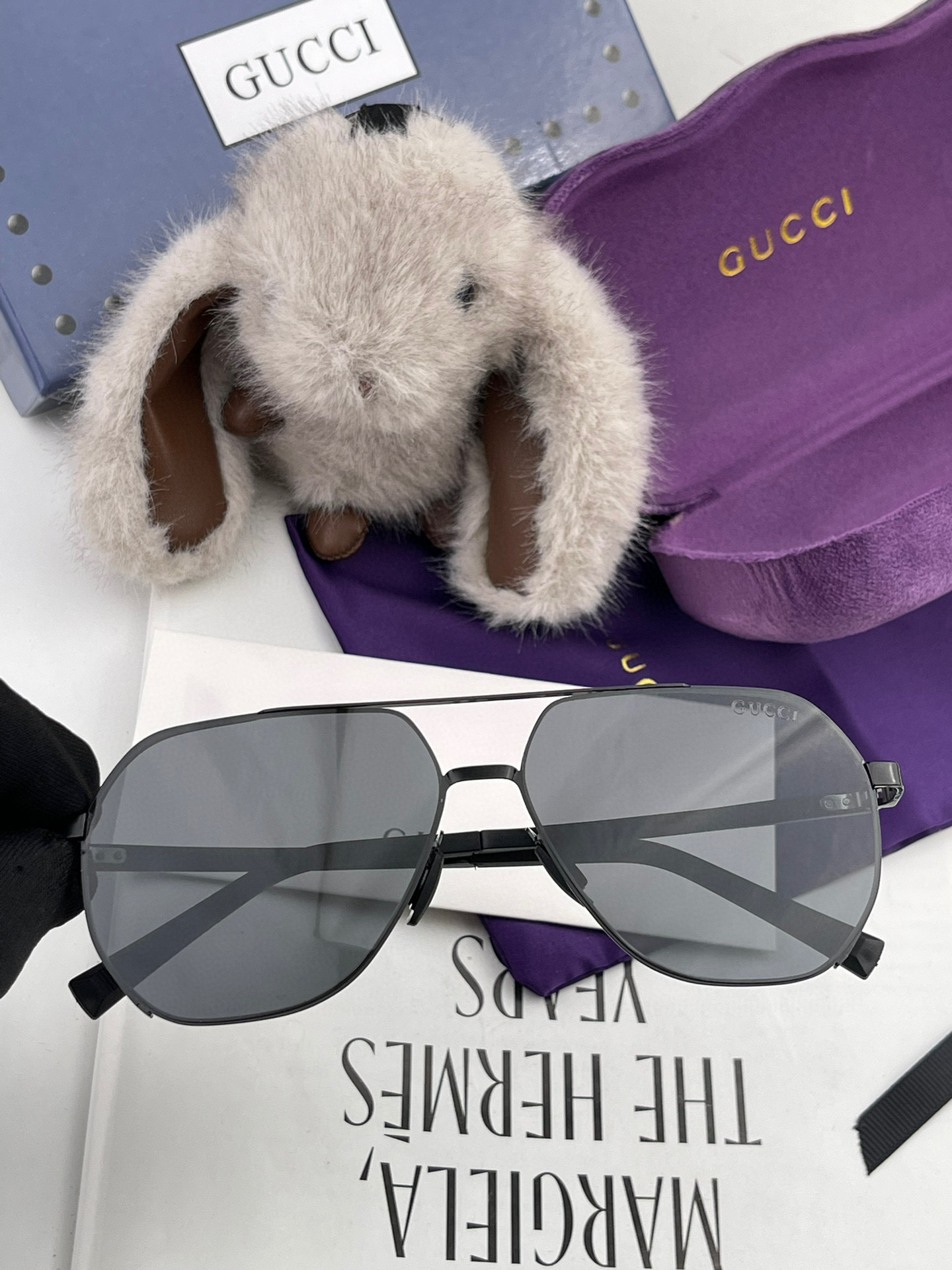         GUCCI 男款炫彩飞行员偏光太阳镜 ❤️材质：高清尼龙加厚卡槽高清偏光镜片 🌹无边框镜