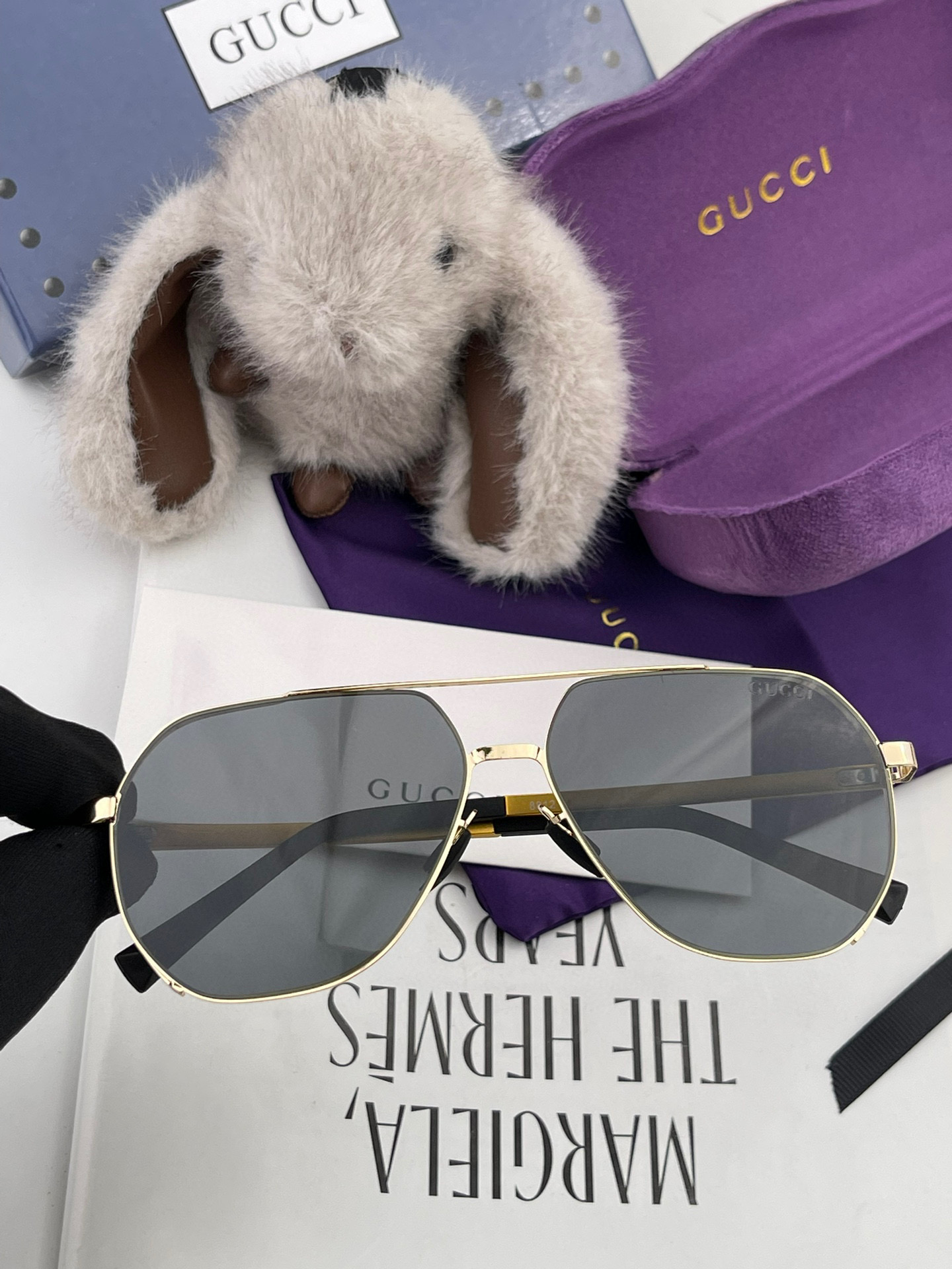        GUCCI 男款炫彩飞行员偏光太阳镜 ❤️材质：高清尼龙加厚卡槽高清偏光镜片 🌹无边框镜