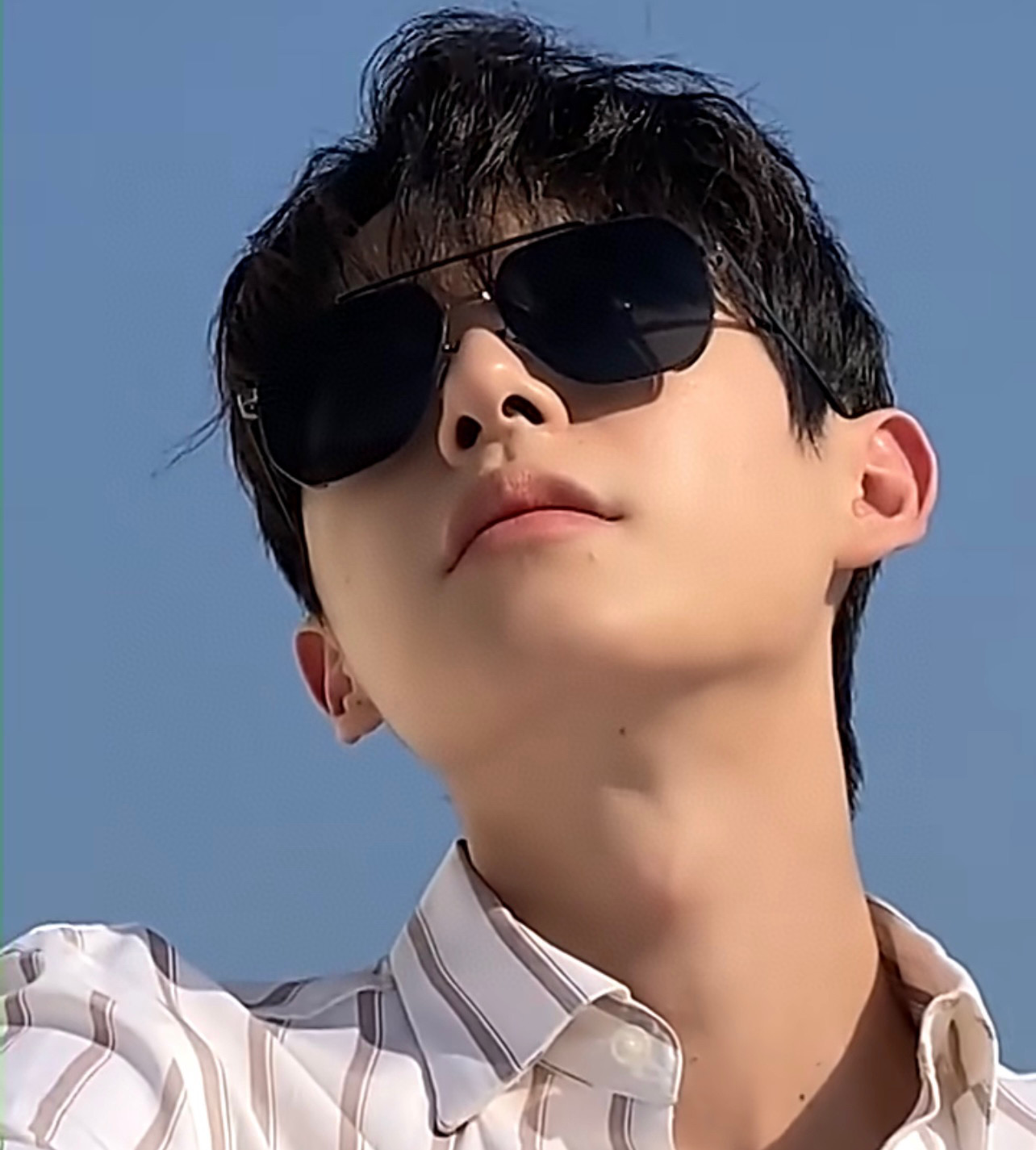         GUCCI 男款炫彩飞行员偏光太阳镜 ❤️材质：高清尼龙加厚卡槽高清偏光镜片 🌹无边框镜